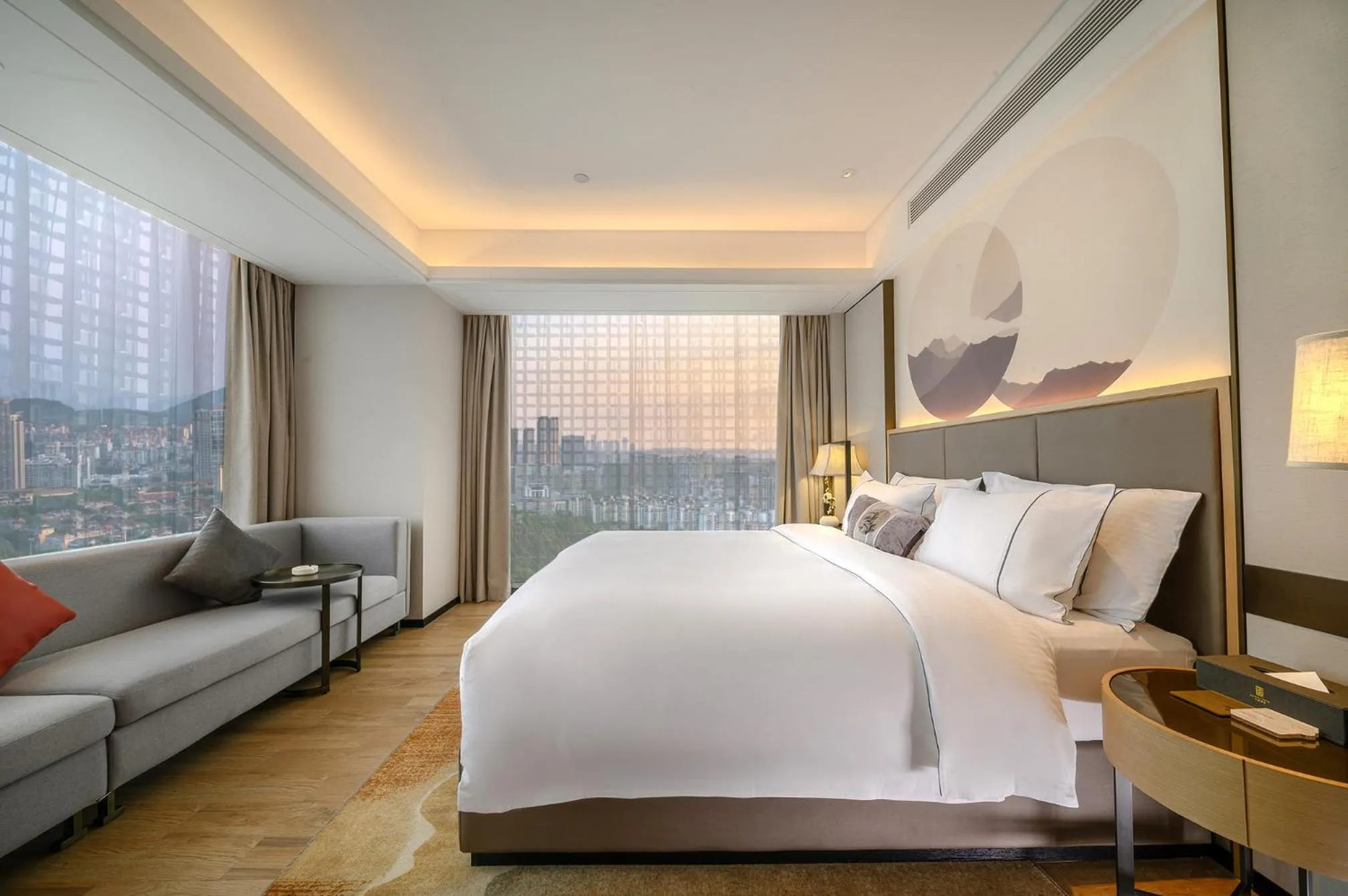 Photo of the whole room, Bed in ECHENG Hotel, Nanning Wanda Plaza Convention and Exhibition Center