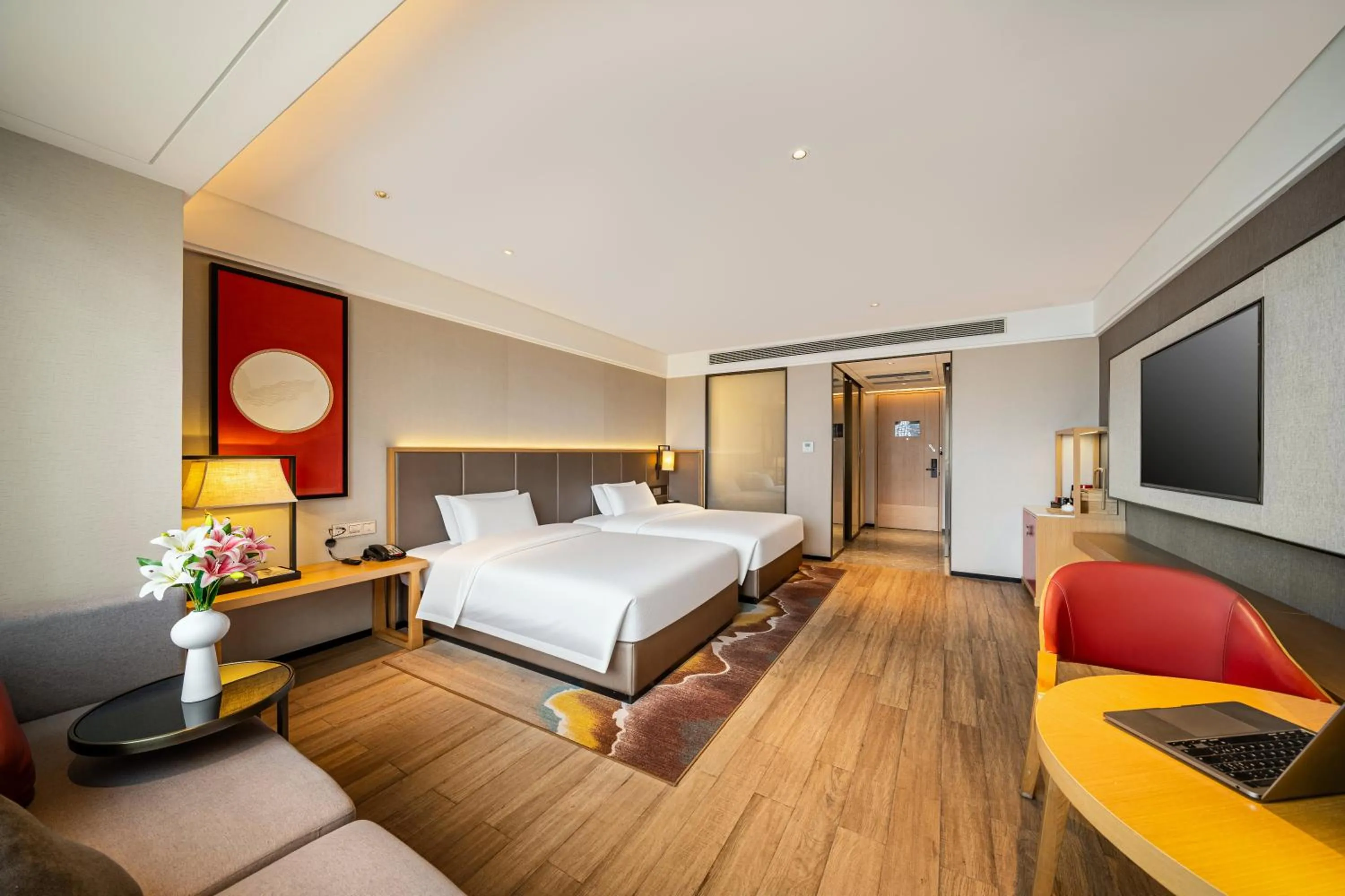 Photo of the whole room, Bed in ECHENG Hotel, Nanning Wanda Plaza Convention and Exhibition Center