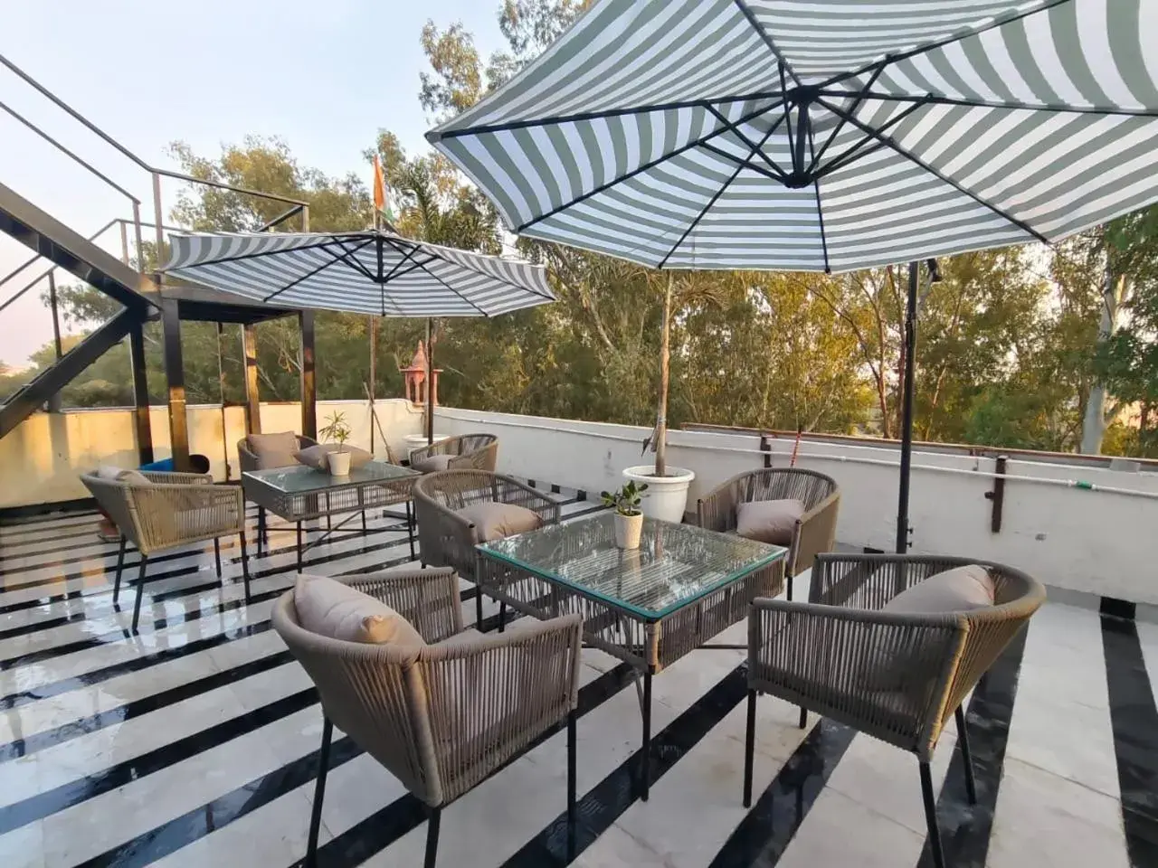 Restaurant/places to eat in Hotel Brij Vas Restaurant/places to eat in Hotel Brij Vas