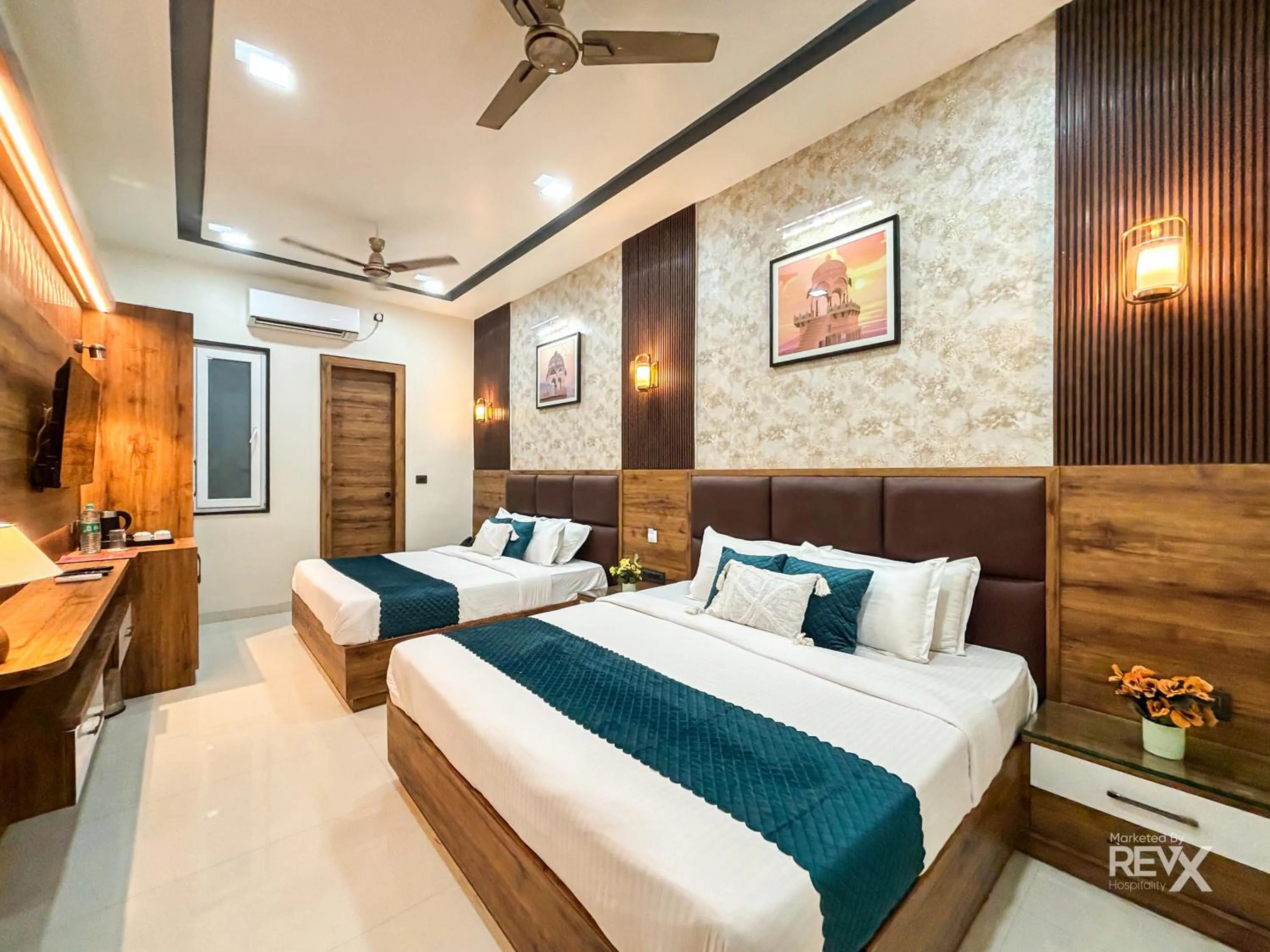 Bed in Hotel Brij Vas