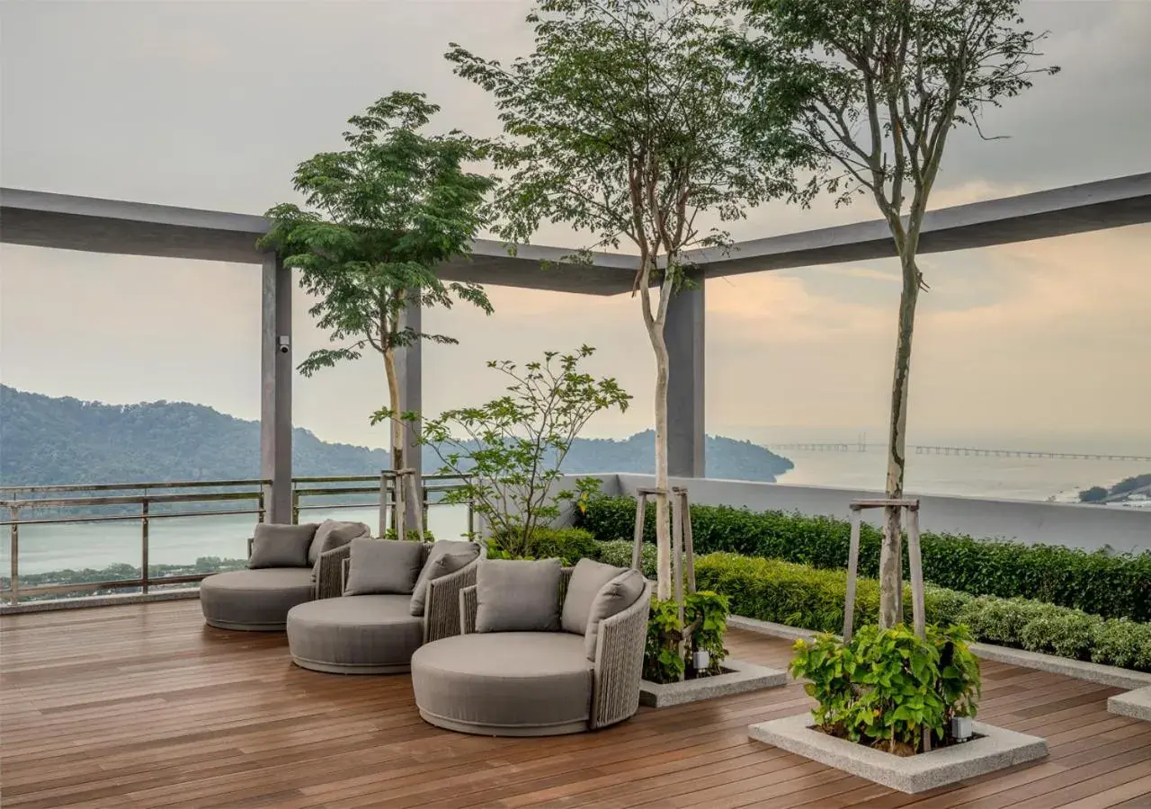 Swimming pool in Iconic Regency Service Residences, managed by Iconic Hotel Swimming pool in Iconic Regency Service Residences, managed by Iconic Hotel