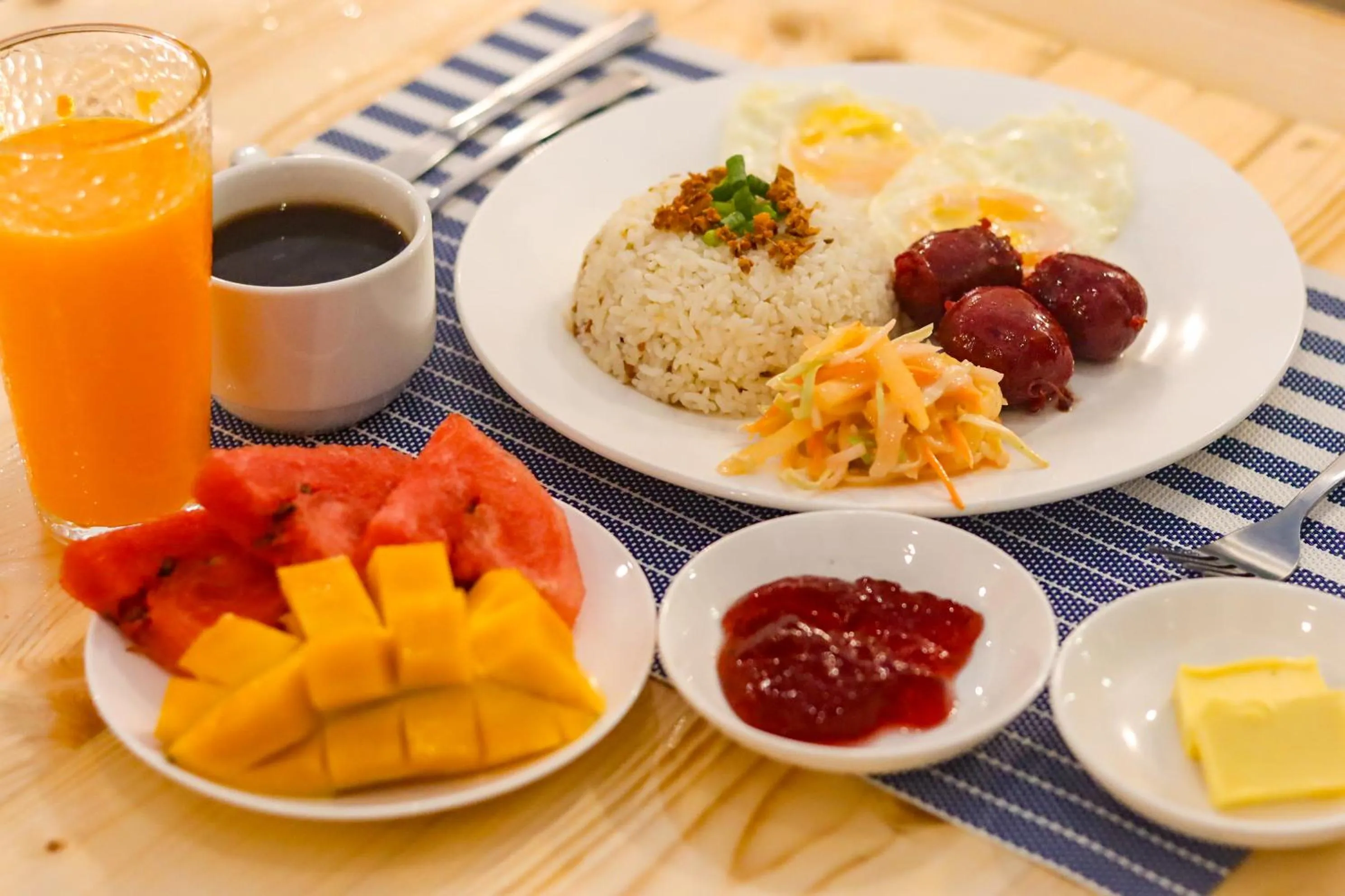 Food and drinks in Bolabog Beach Resort