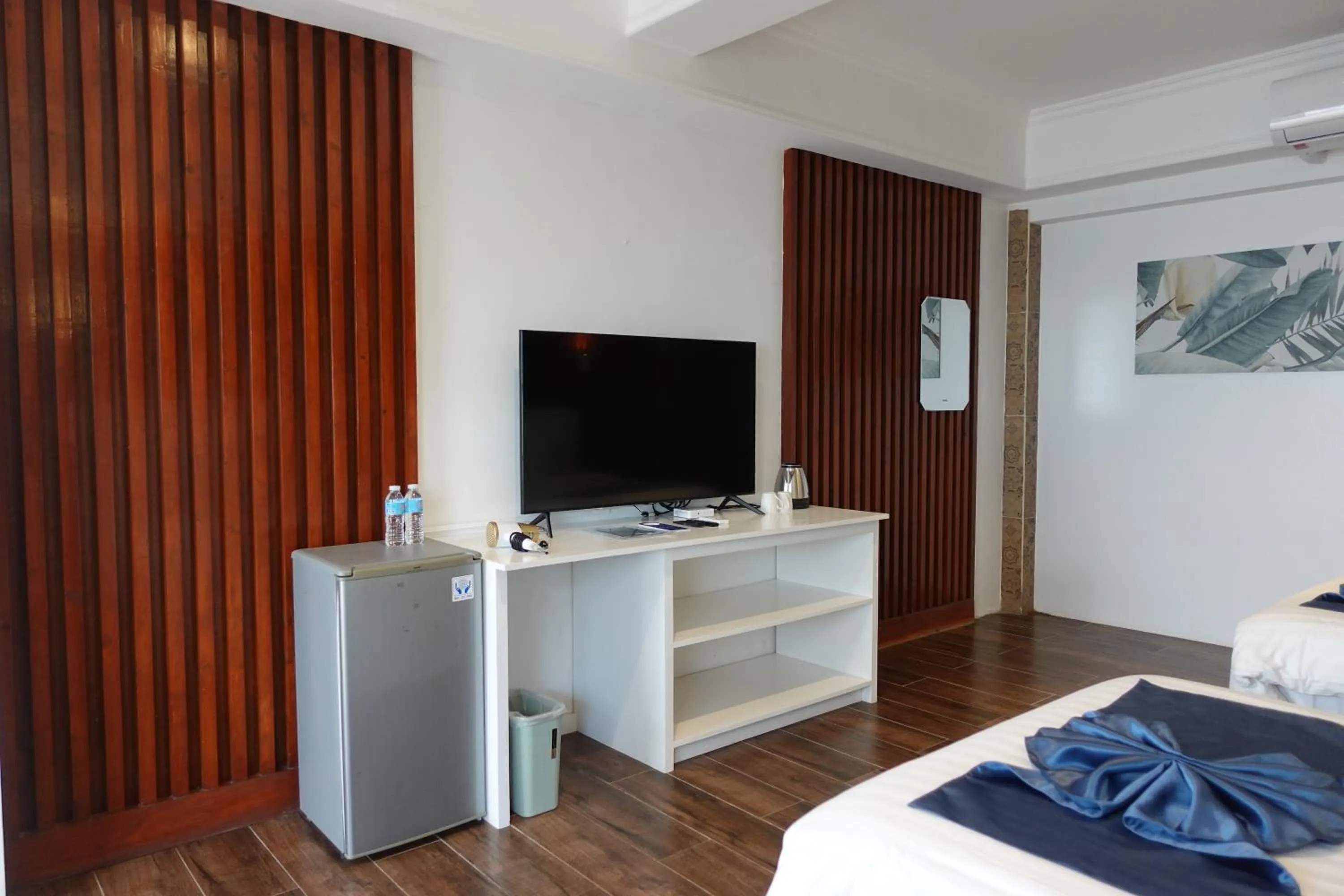 Bed in Bolabog Beach Resort