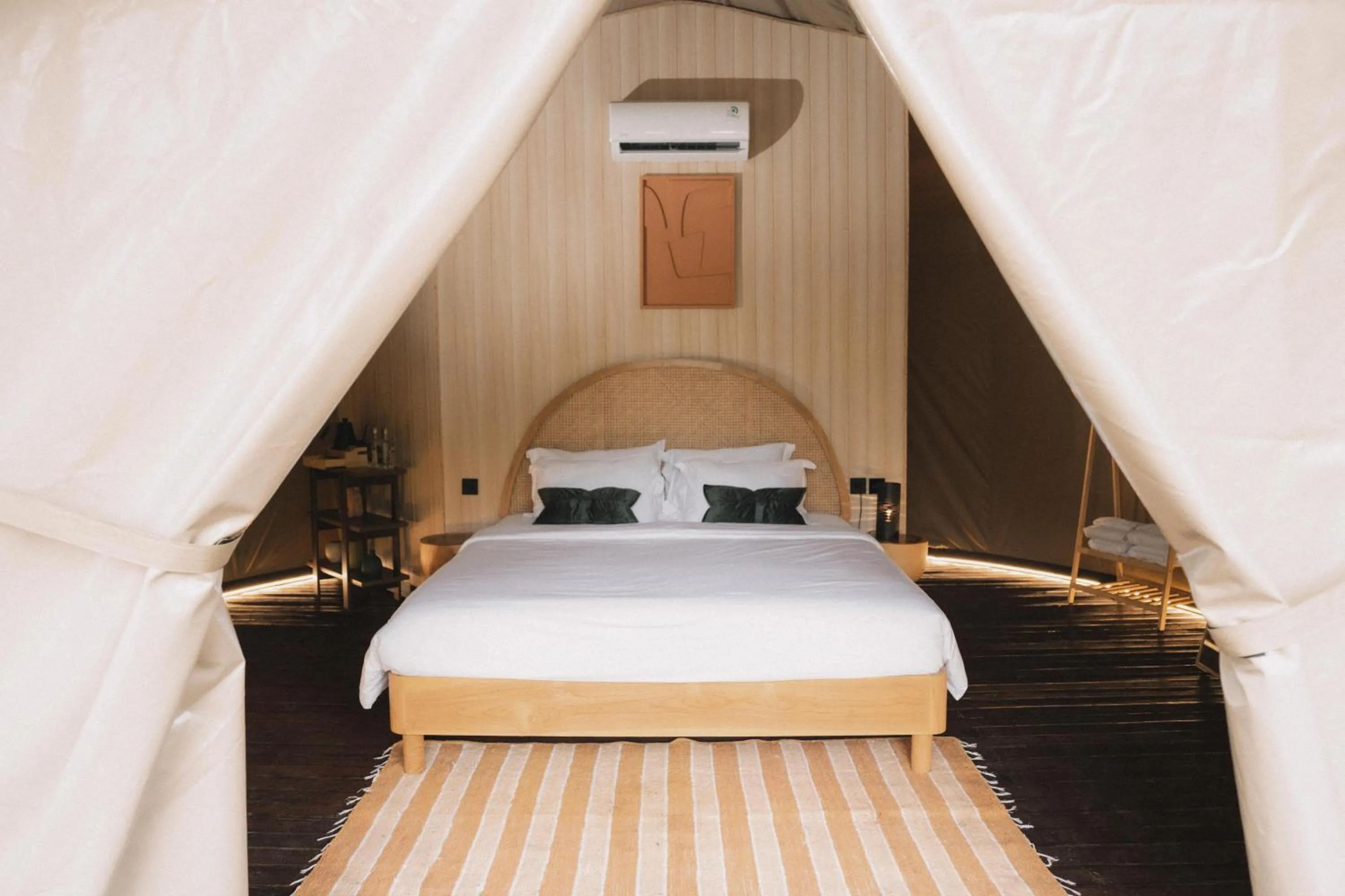 King Room with Mountain View in RINDANG Glamping