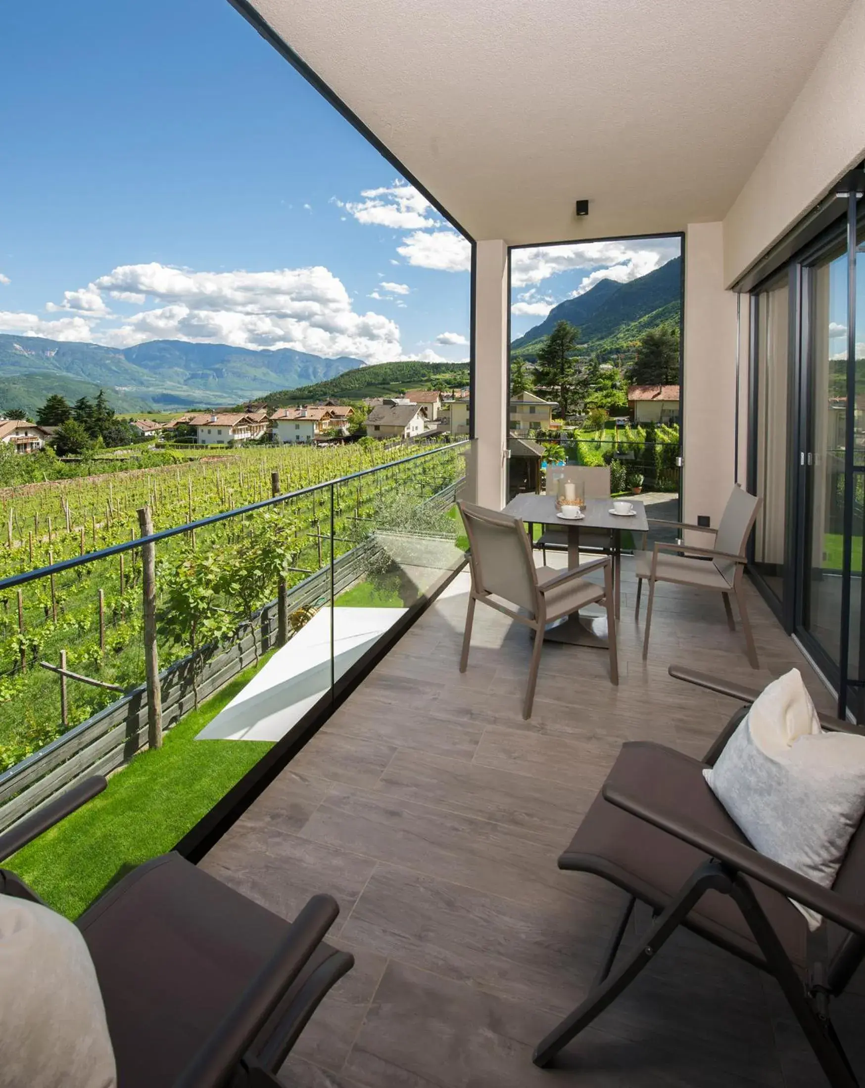 Two-Bedroom Apartment with Balcony in Haus Gregori Modern & Central Stay in Vineyard with Rooftop & Served Breakfast Two-Bedroom Apartment with Balcony in Haus Gregori Modern & Central Stay in Vineyard with Rooftop & Served Breakfast