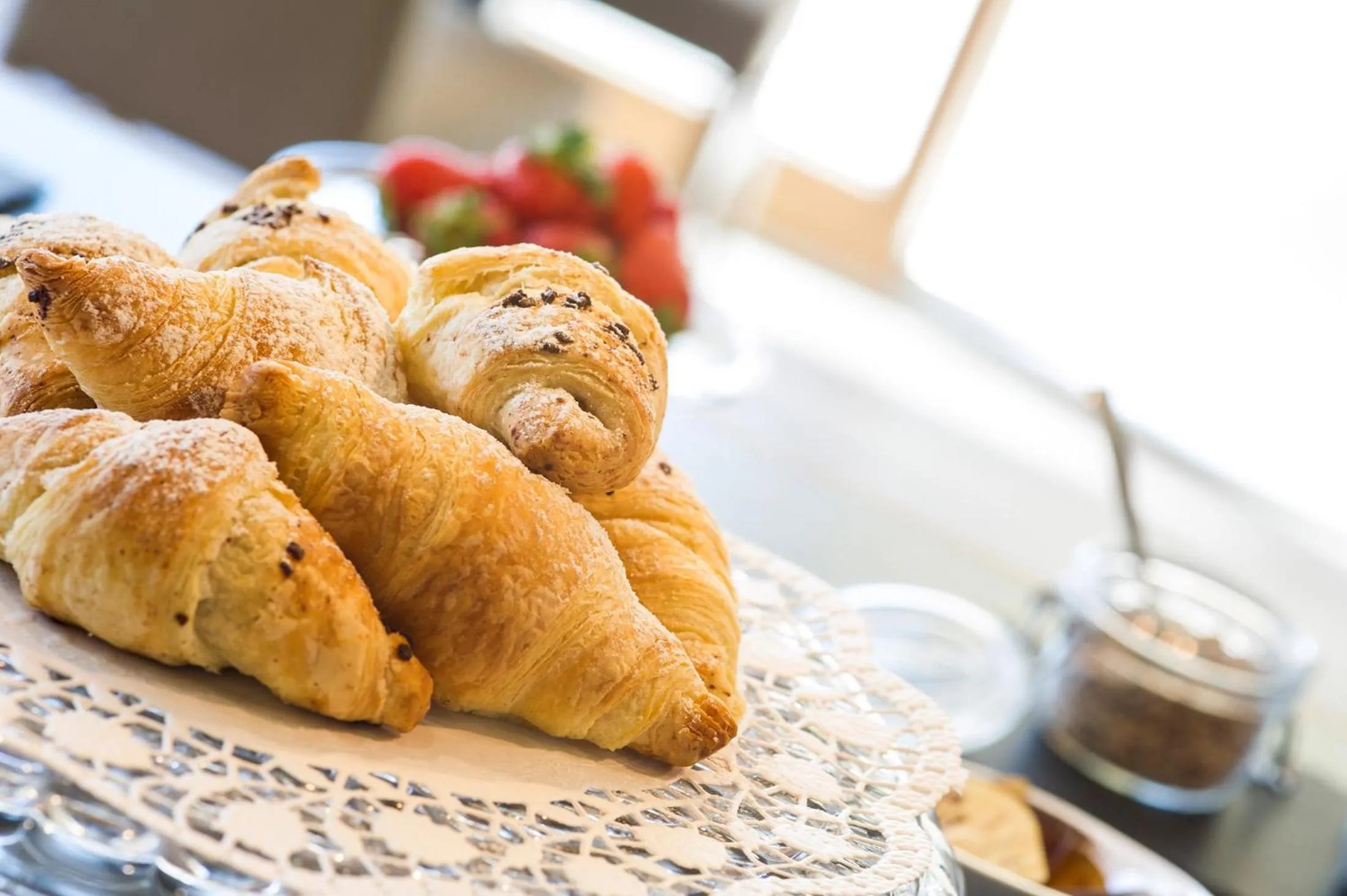 Haus Gregori Modern & Central Stay in Vineyard with Rooftop & Served Breakfast