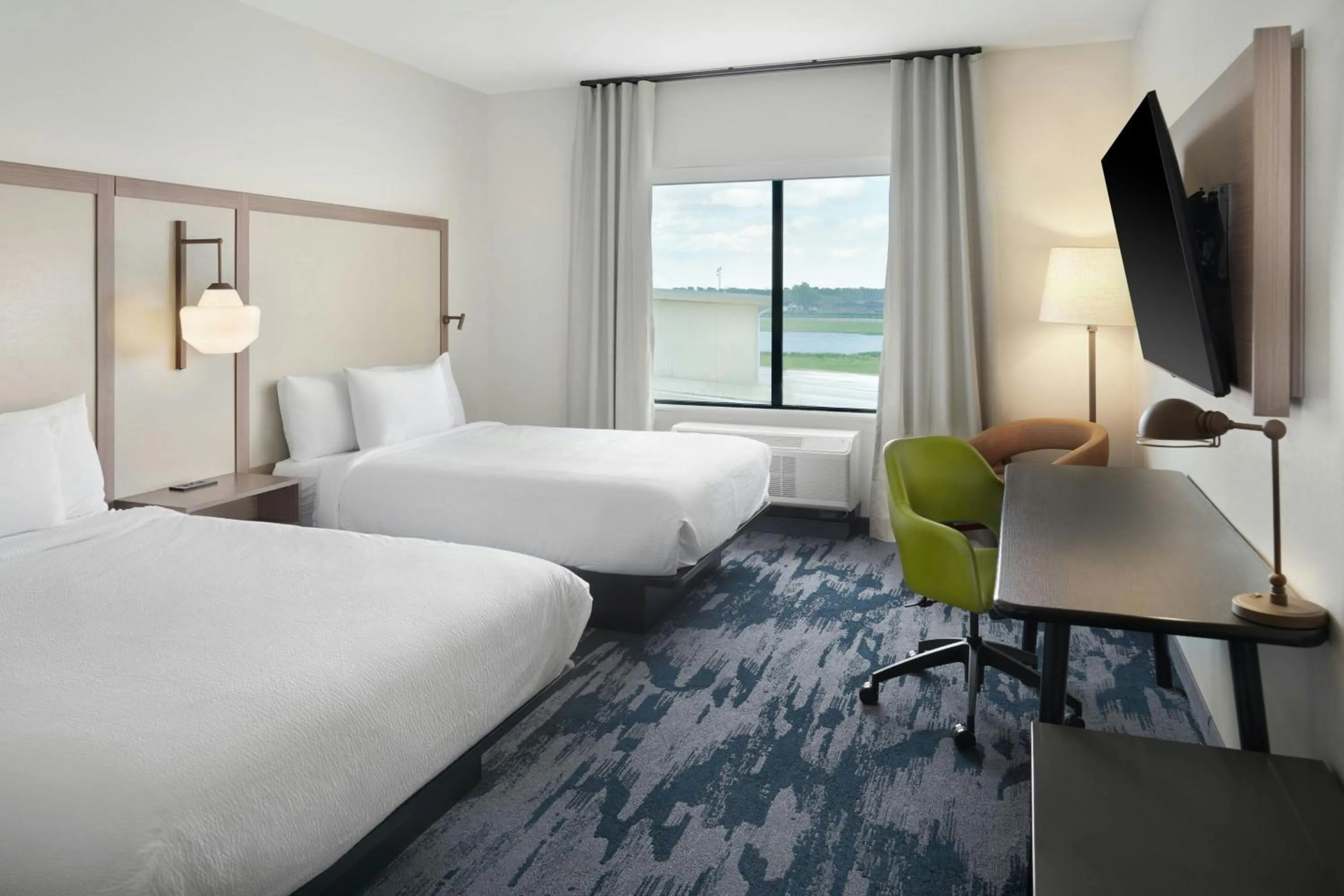 Photo of the whole room, Bed in Fairfield by Marriott Inn & Suites Columbus