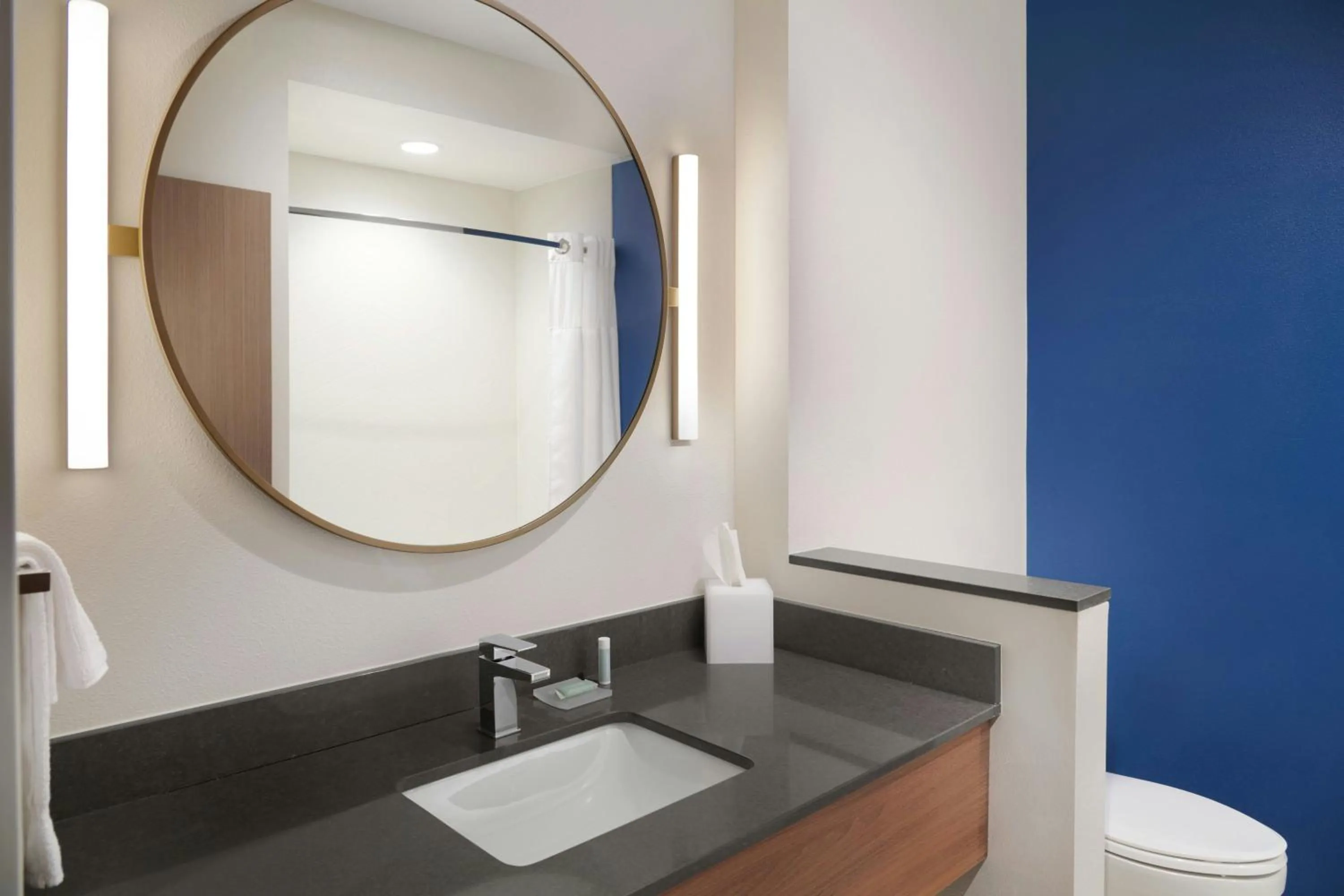 Bathroom in Fairfield by Marriott Inn & Suites Columbus