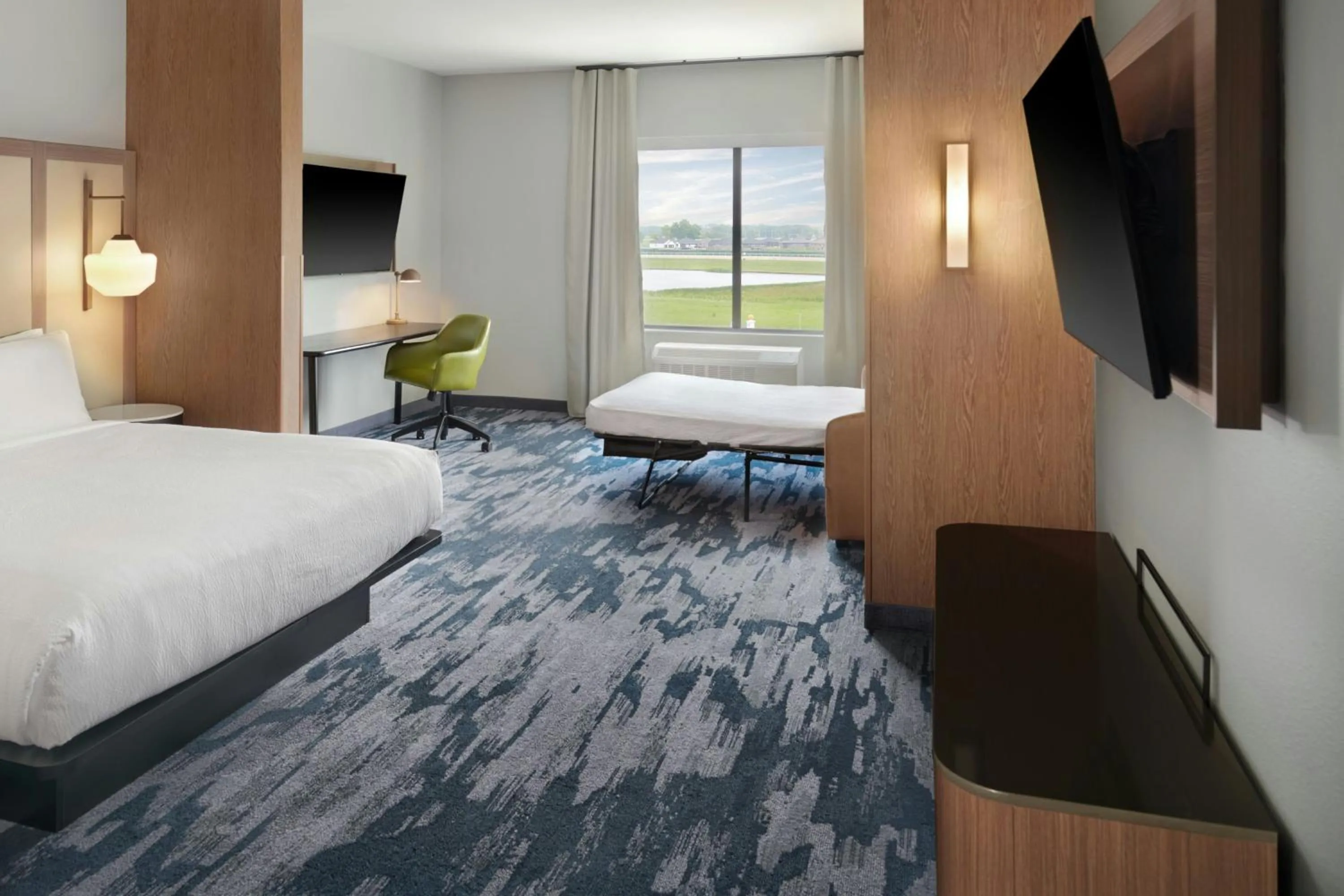 Photo of the whole room, Bed in Fairfield by Marriott Inn & Suites Columbus