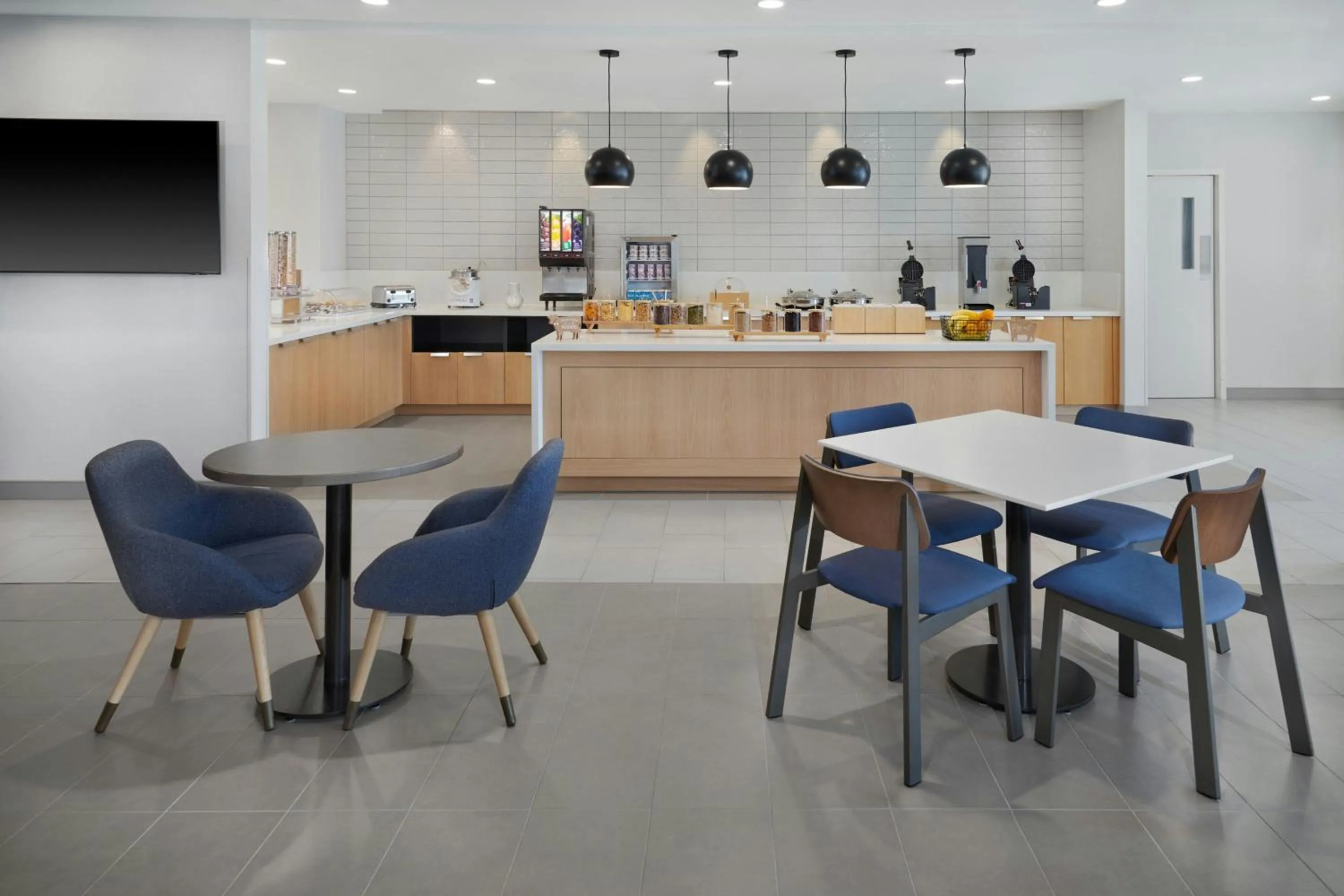 Breakfast in TownePlace Suites by Marriott Columbus