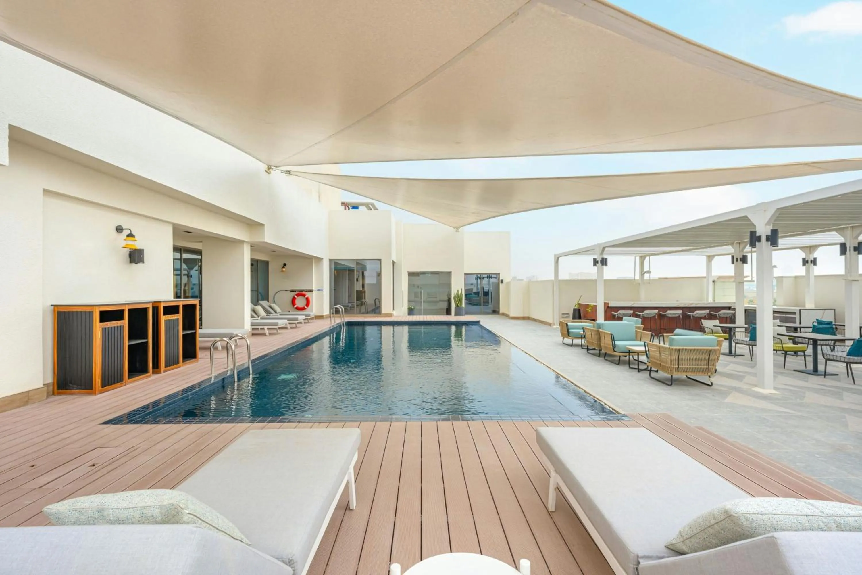 Swimming pool in Four Points by Sheraton King Abdulaziz Road