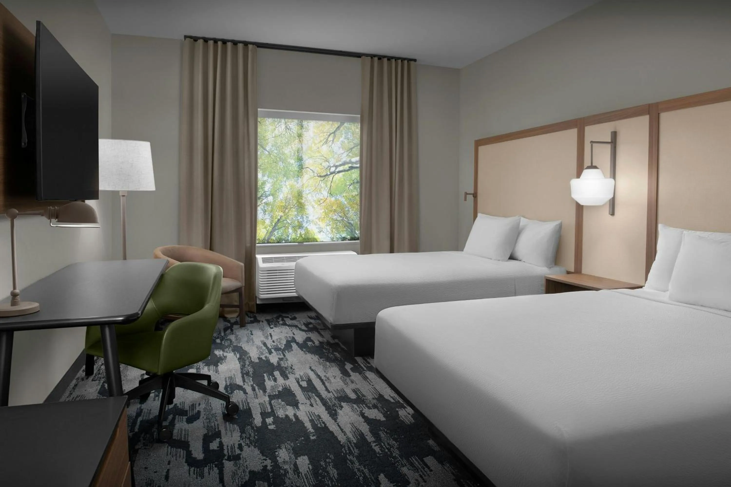 Photo of the whole room, Bed in Fairfield by Marriott Inn & Suites Paris