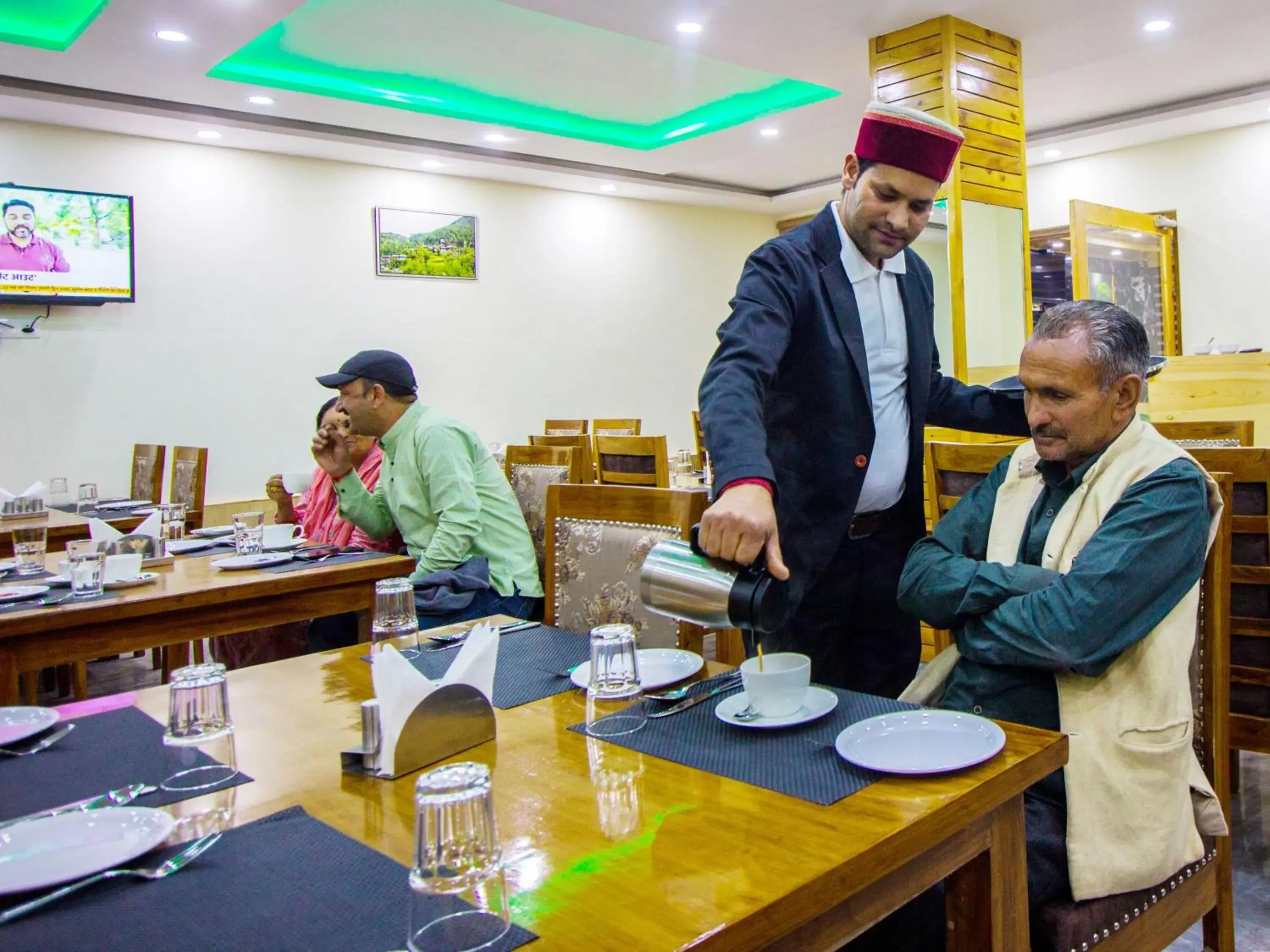 Restaurant/places to eat in Swastik Grand Manali Restaurant/places to eat in Swastik Grand Manali