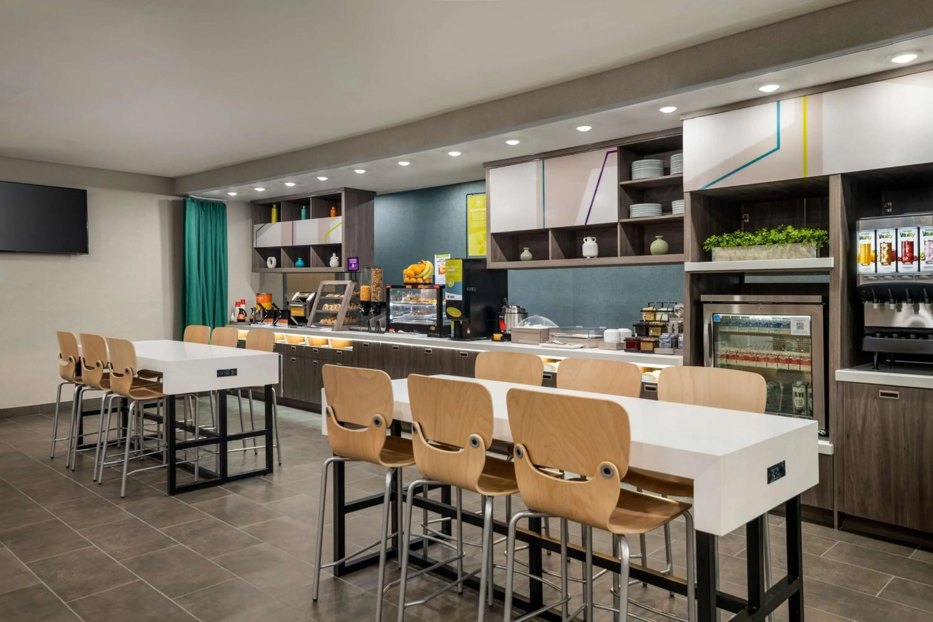 Breakfast in Home2 Suites By Hilton Conyers Atlanta