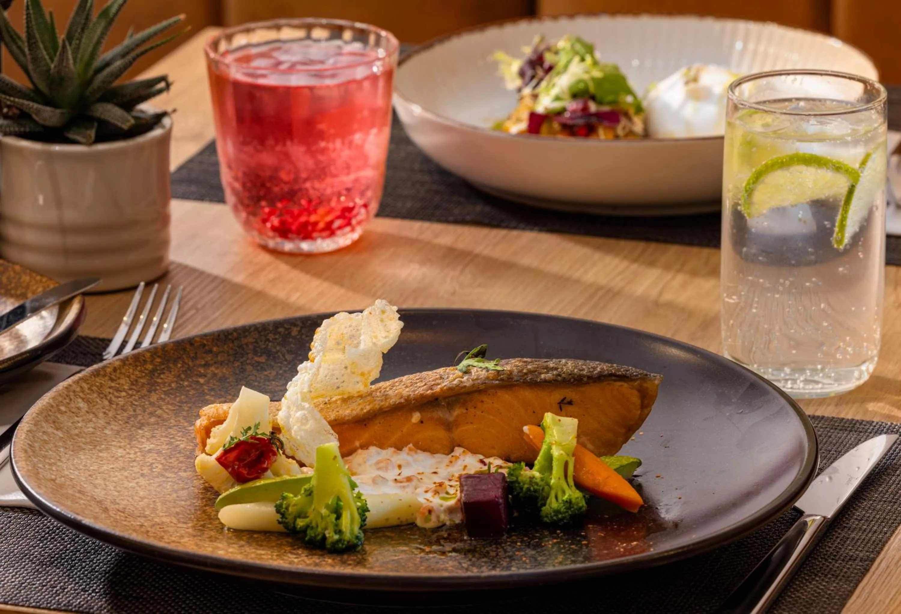 Dining area in Hilton Garden Inn Baku