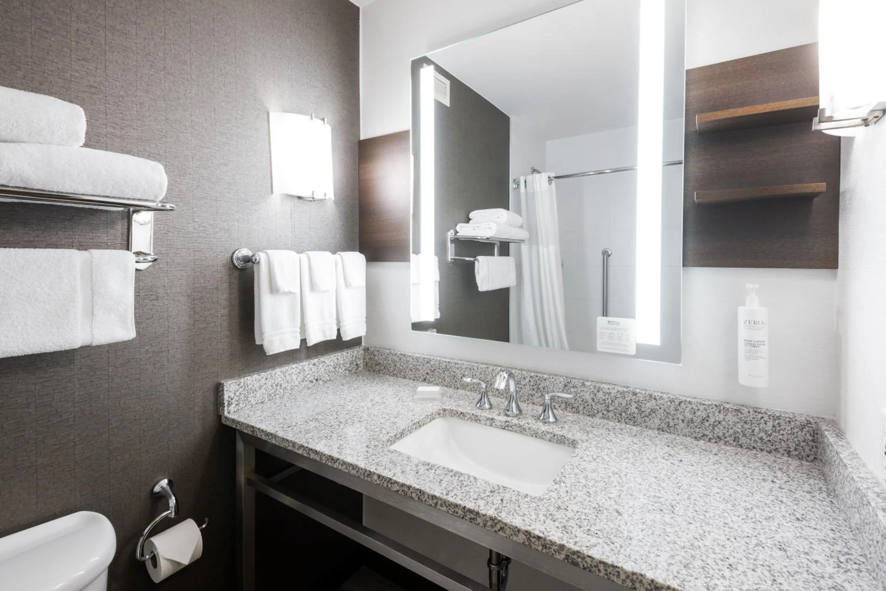 Bathroom in Hilton Garden Inn Grand Forks-Und