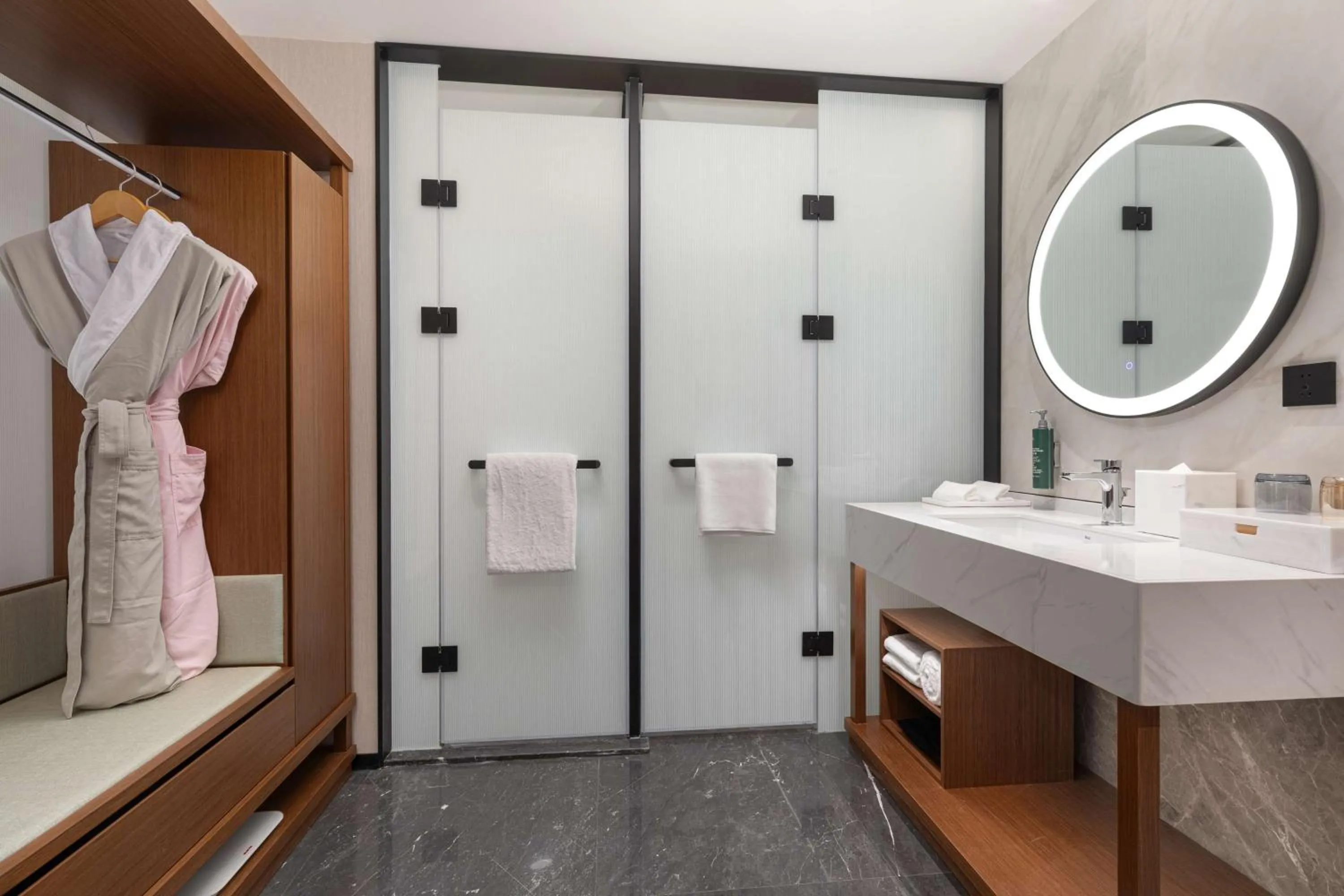 Bathroom in Hilton Garden Inn Luoyang Kaiyuan Avenue