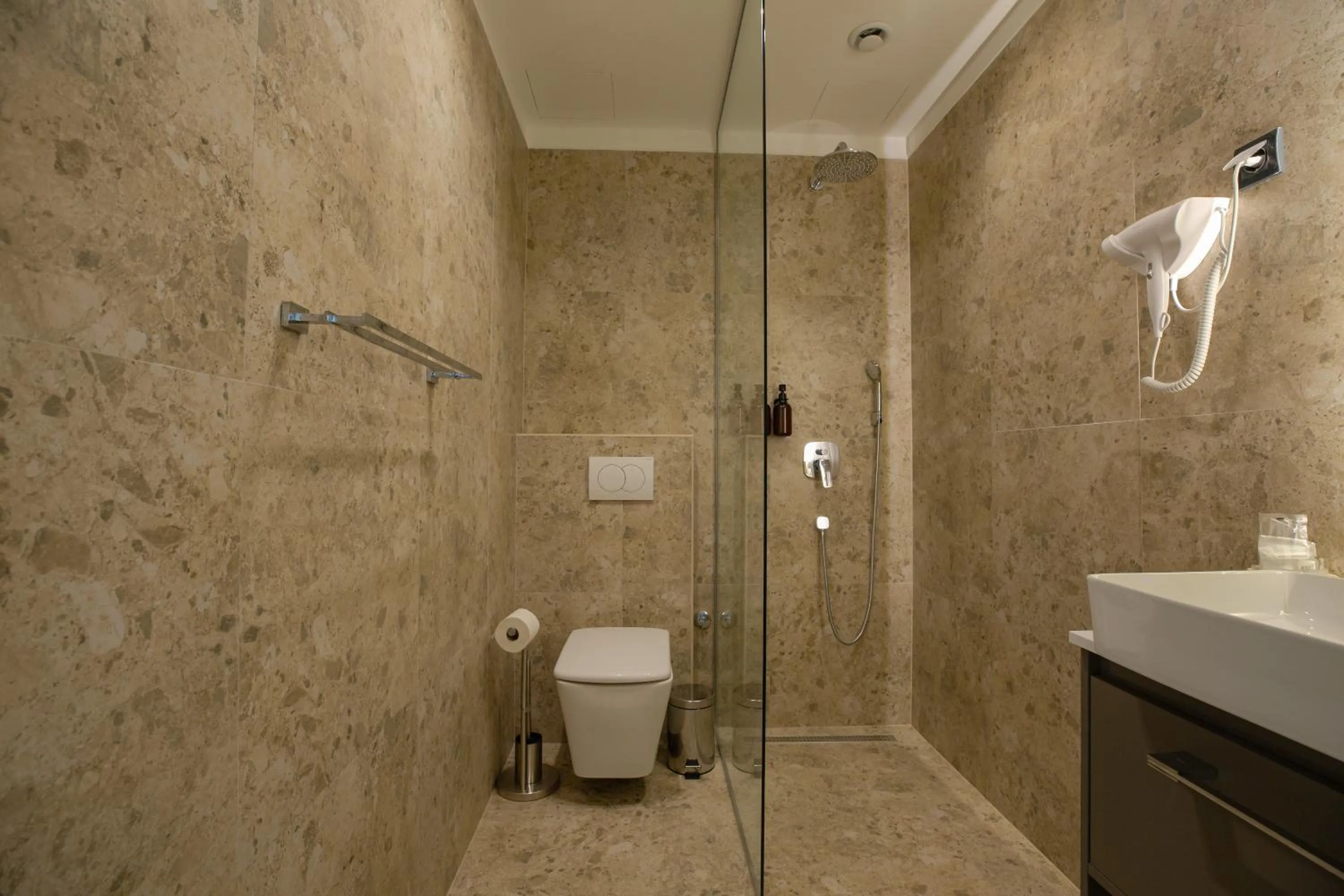 Shower in Simma Luxury Apartments & Rooms