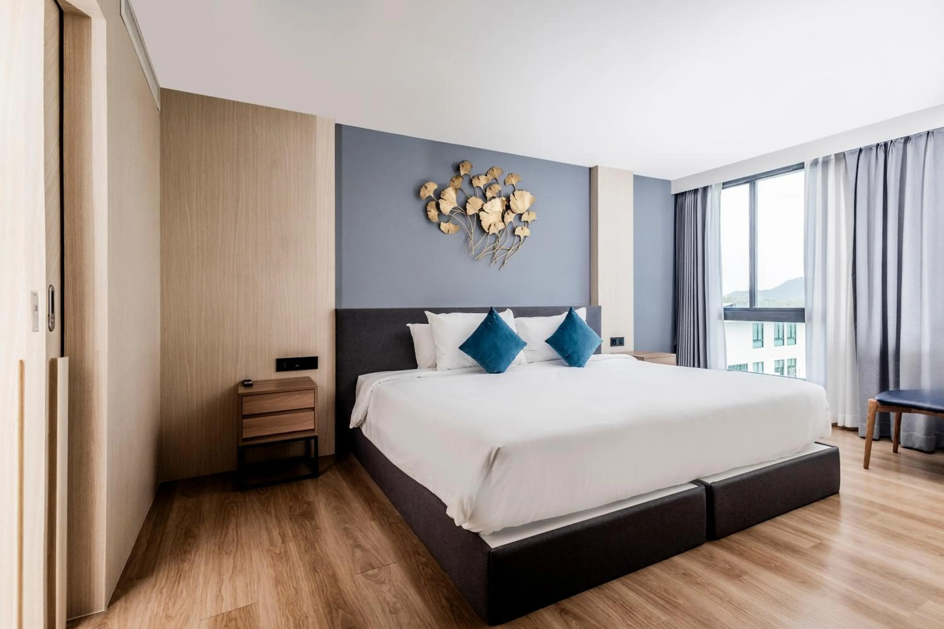 Bed in Duplex Liora 1BR PoolsGym Shuttle to Nai Harn