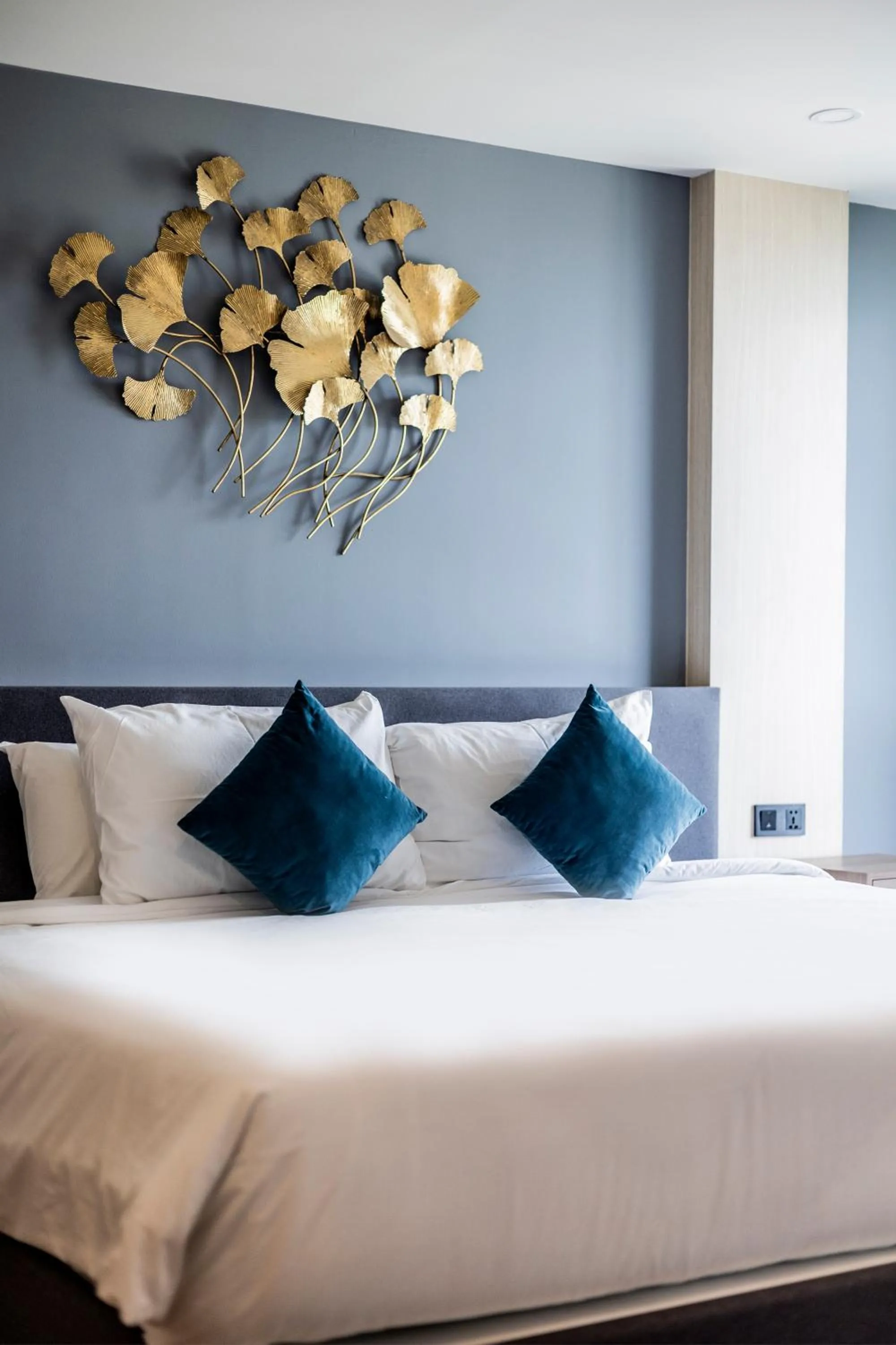 Bed in Duplex Liora 1BR PoolsGym Shuttle to Nai Harn