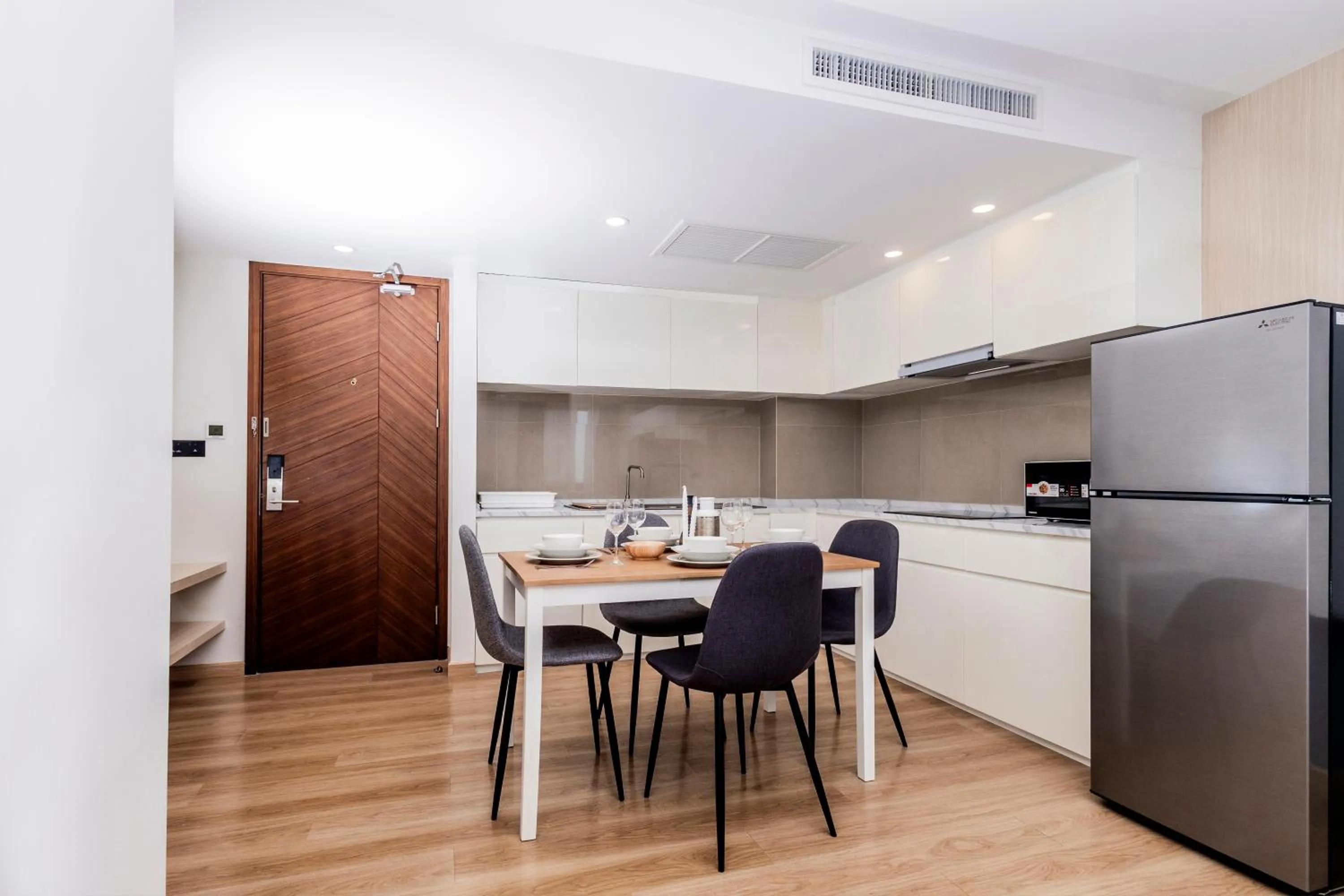 Kitchen or kitchenette in Duplex Liora 1BR PoolsGym Shuttle to Nai Harn