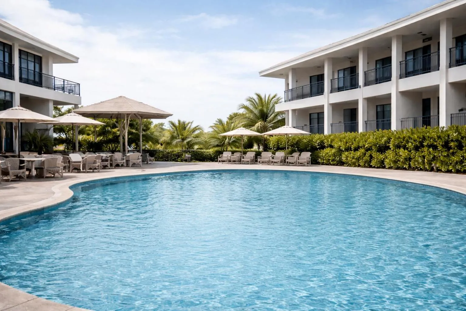 Property building in Duplex Liora 1BR PoolsGym Shuttle to Nai Harn
