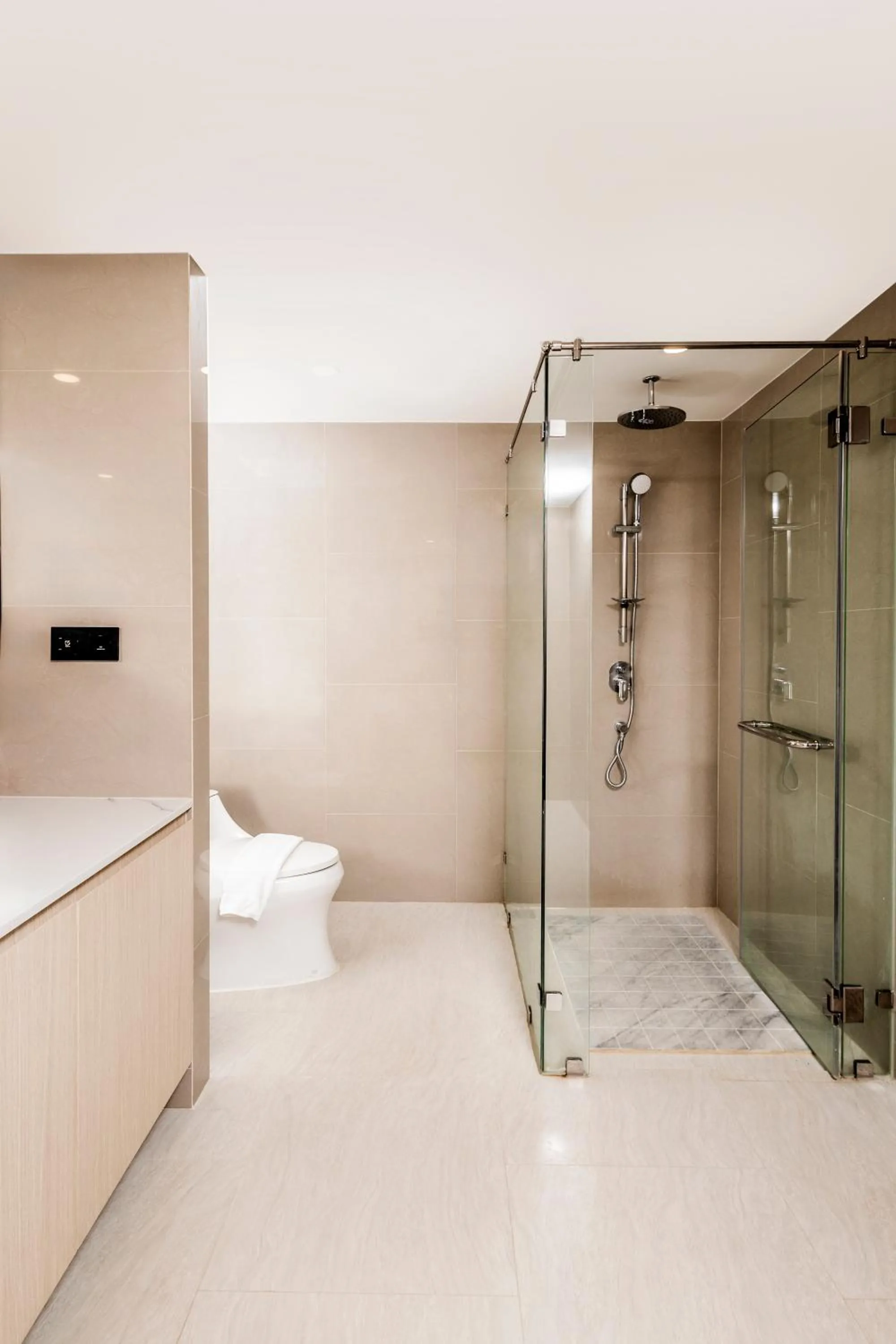 Shower in Duplex Liora 1BR PoolsGym Shuttle to Nai Harn