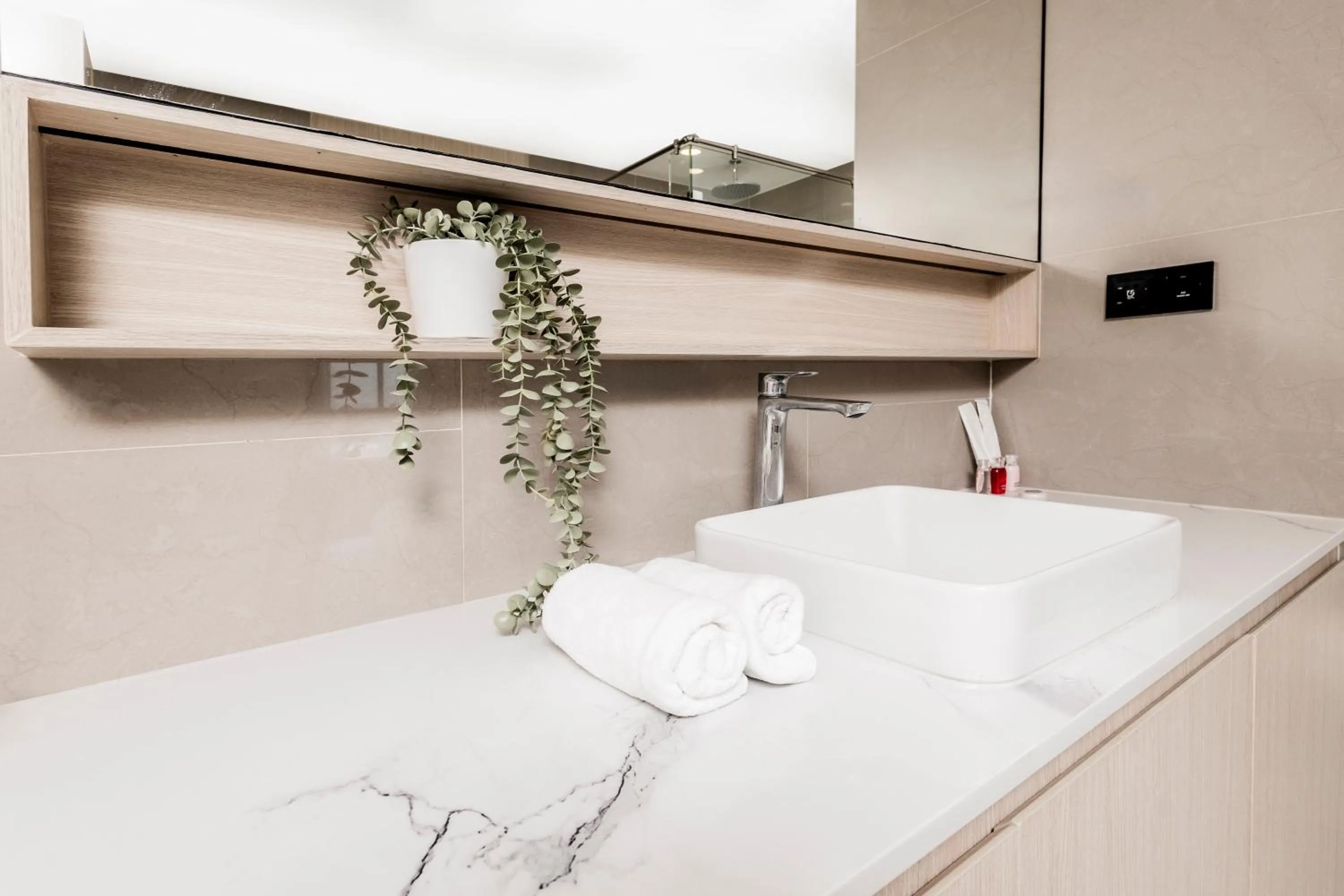Bathroom, Bed in Duplex Liora 1BR PoolsGym Shuttle to Nai Harn