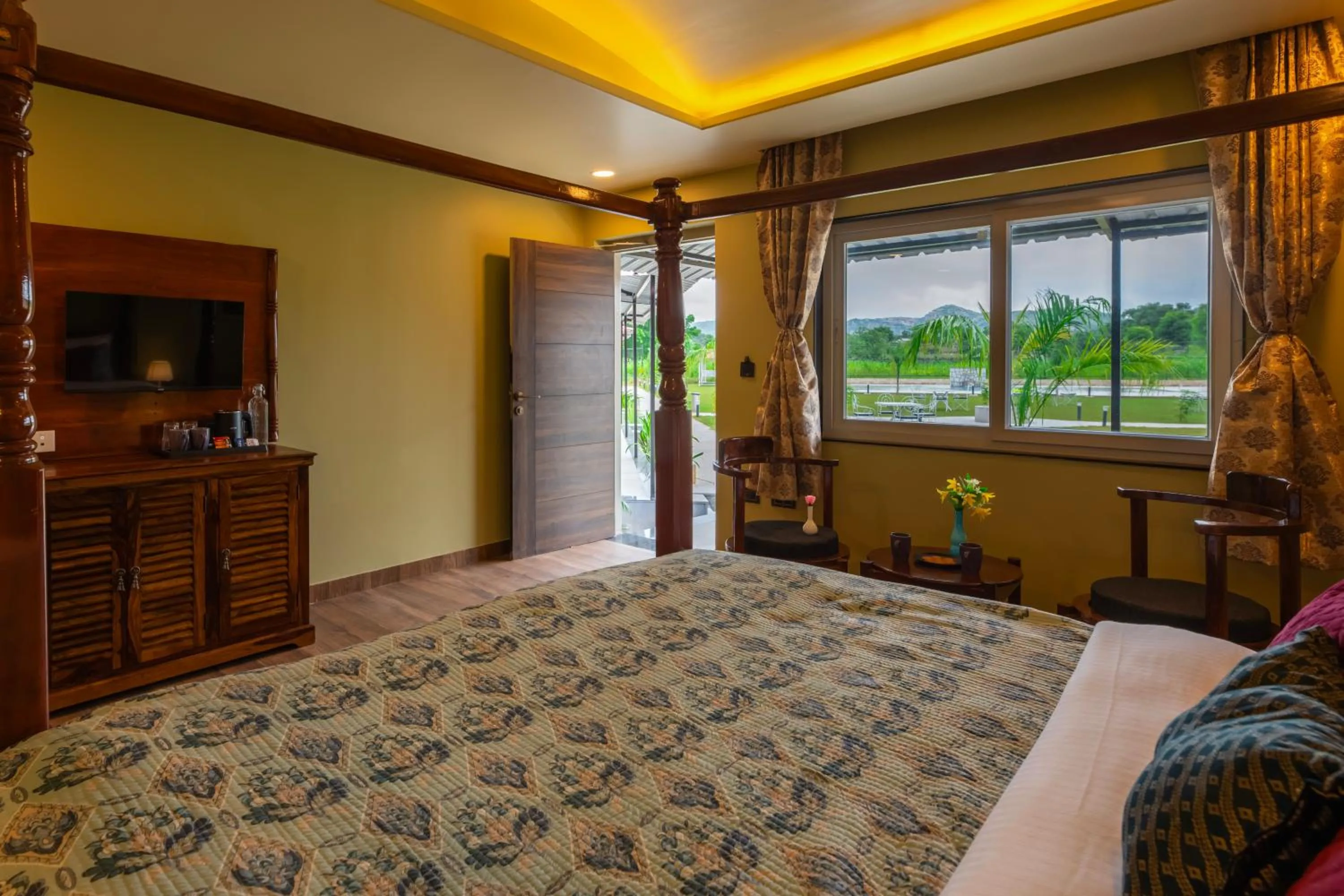 Bedroom, Bed in Aashiyana Luxury Cottages
