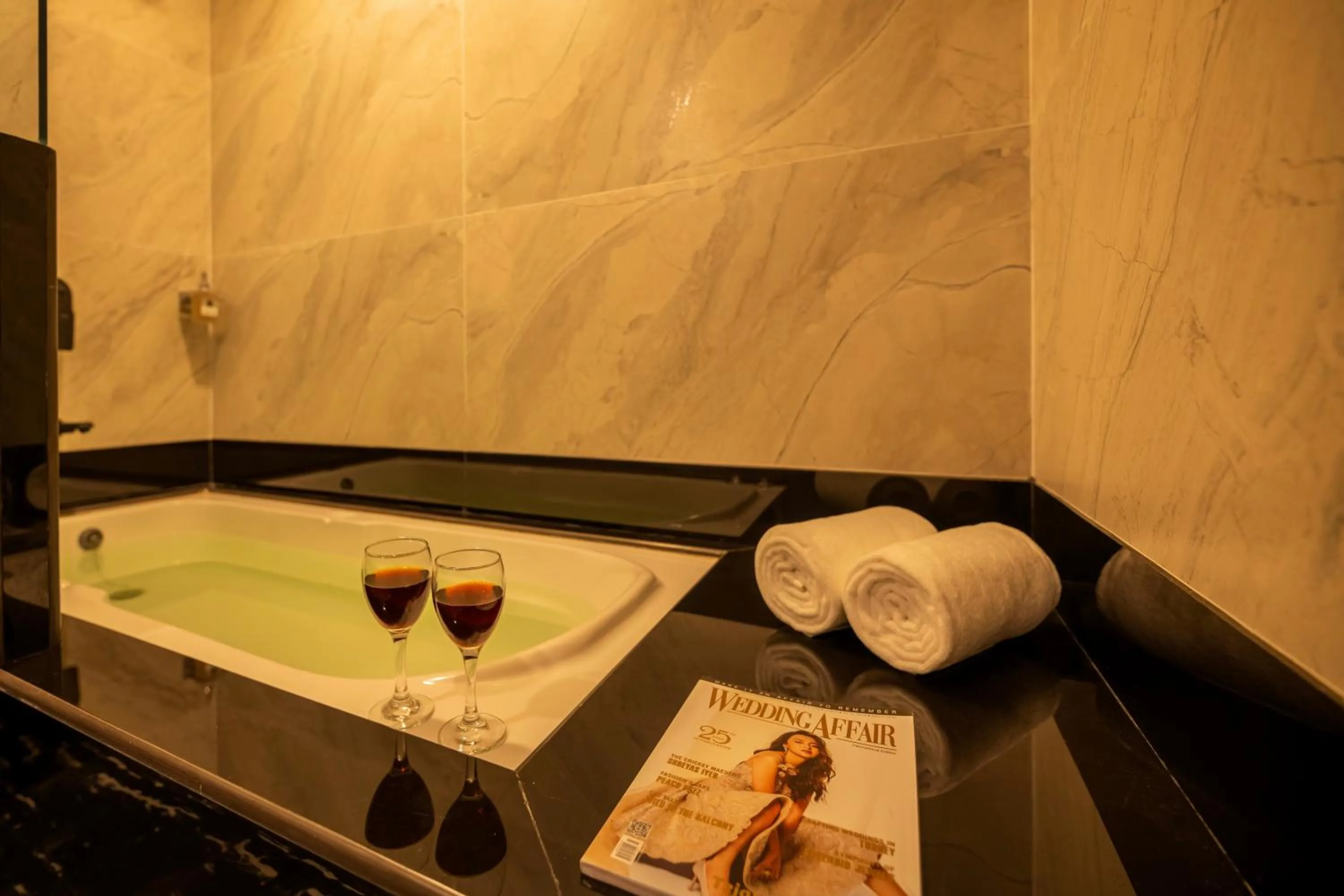 Hot Tub in Aashiyana Luxury Cottages