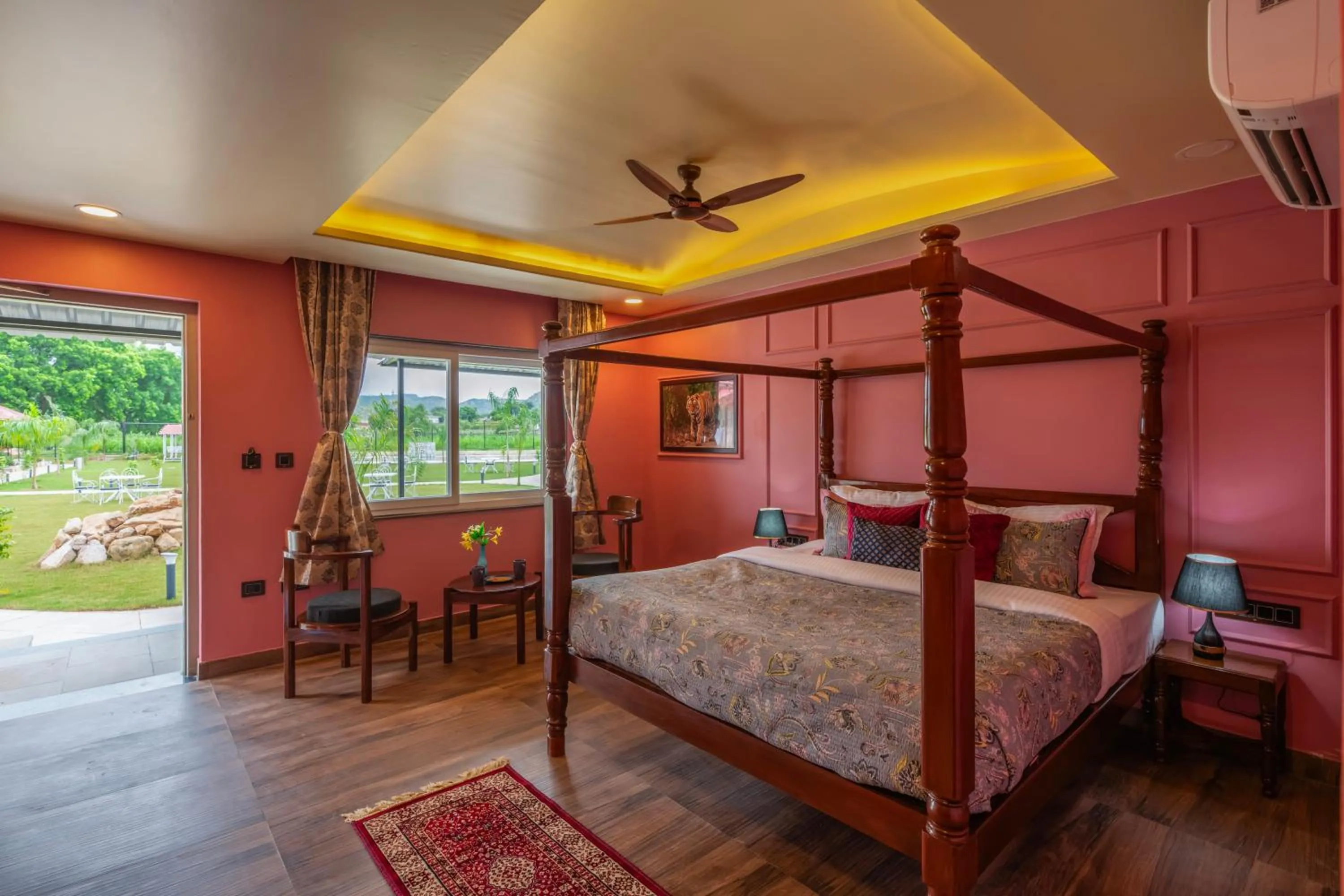 Bedroom, Bed in Aashiyana Luxury Cottages