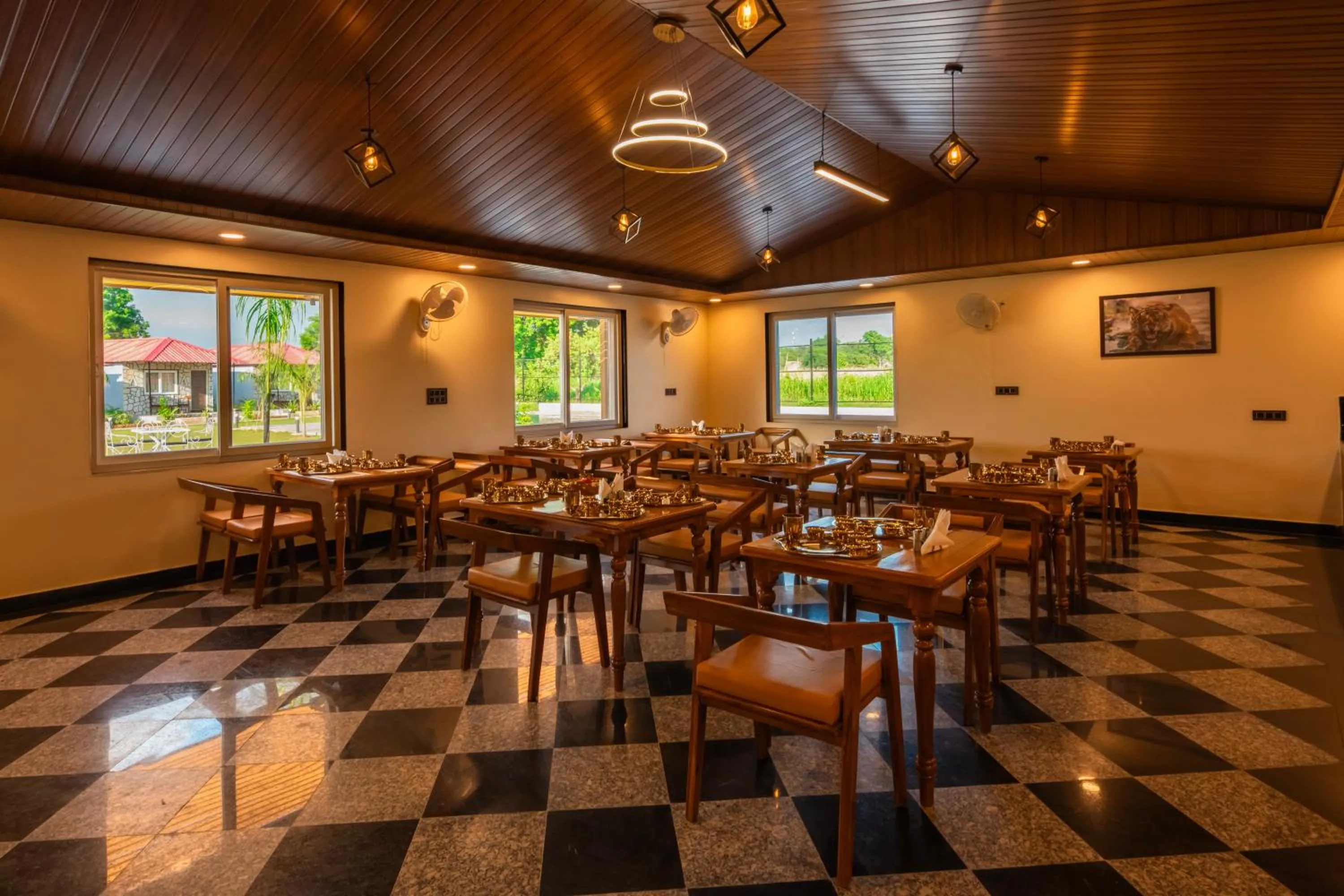 Restaurant/places to eat in Aashiyana Luxury Cottages