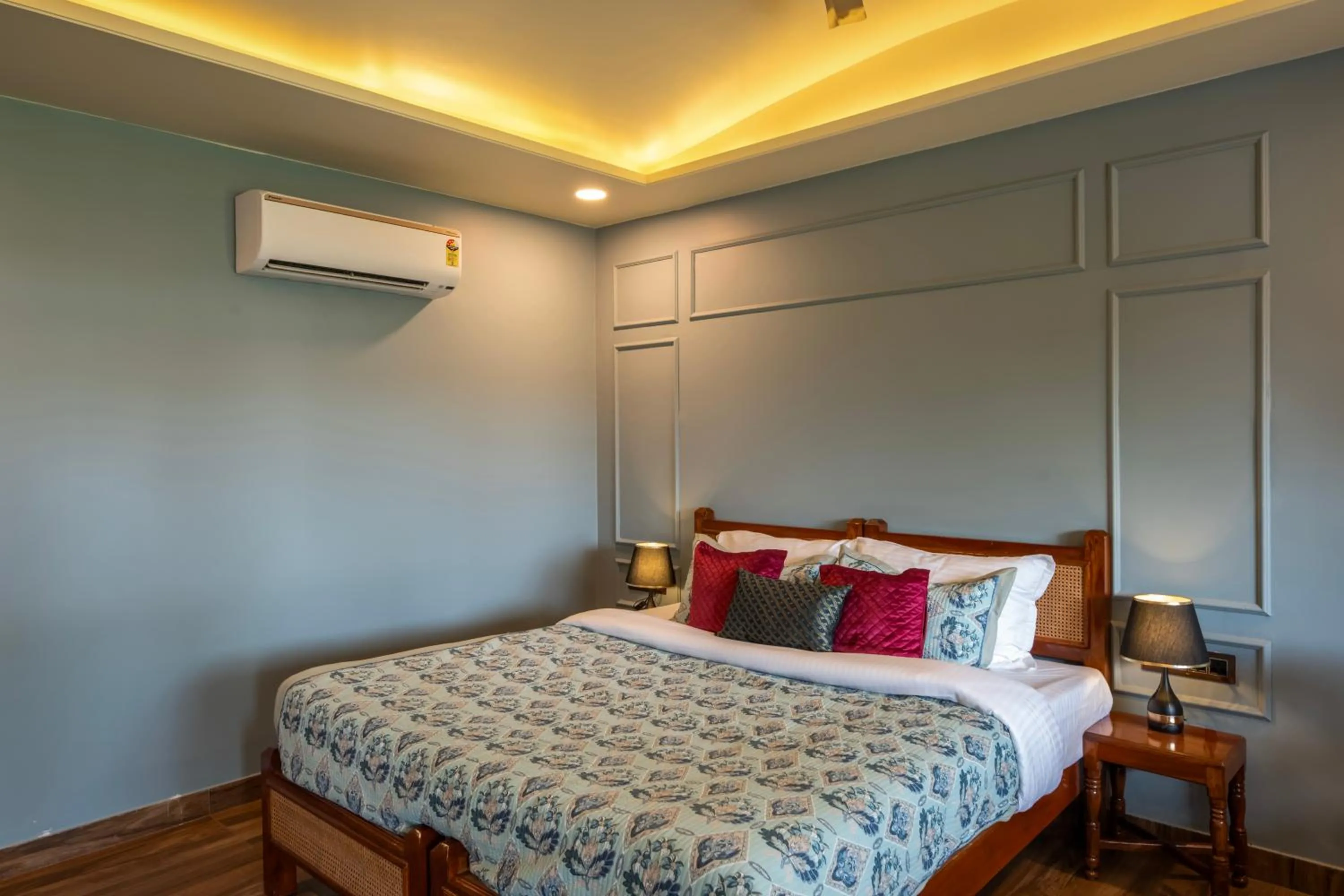 Bedroom, Bed in Aashiyana Luxury Cottages