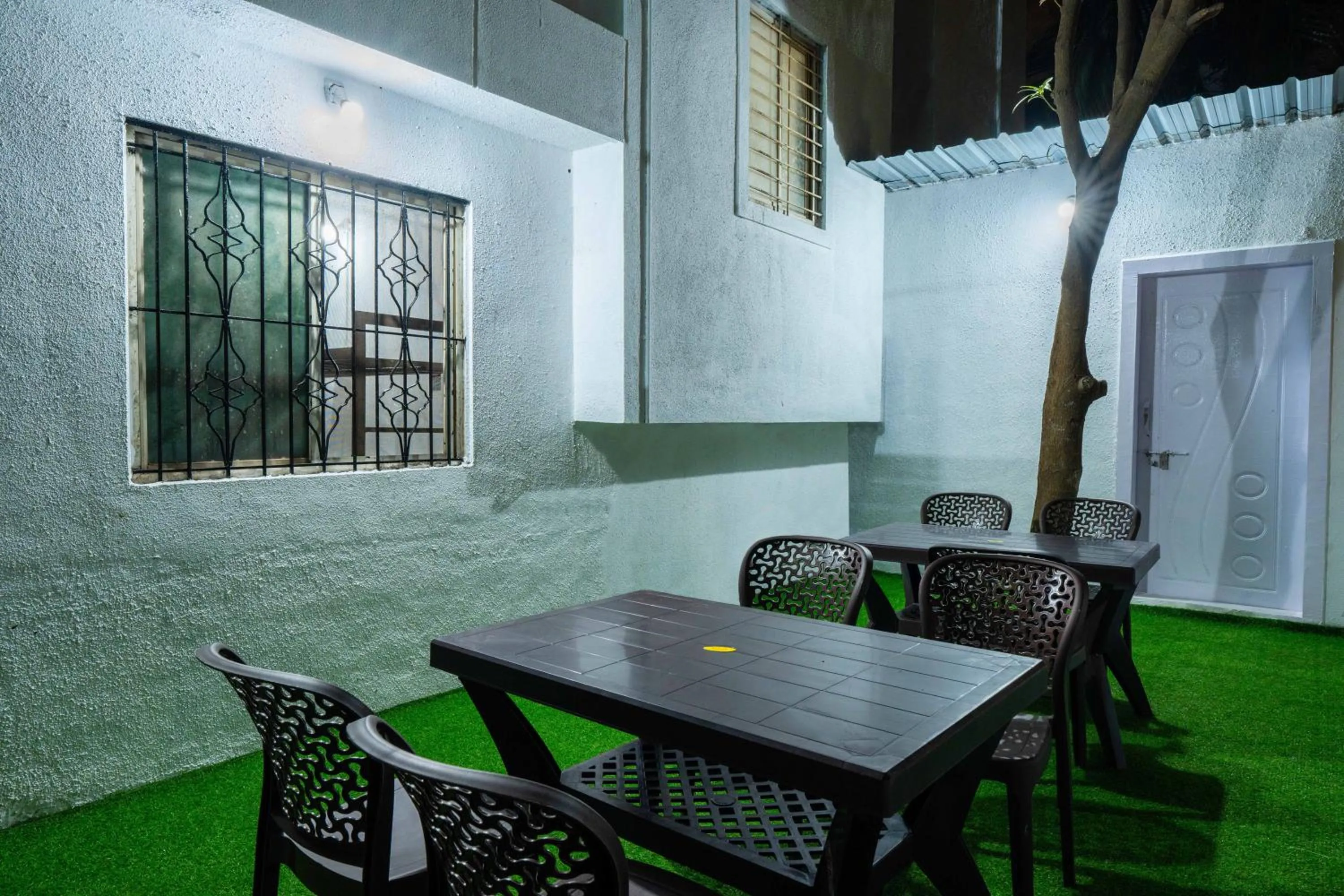 Dining area in Itsy Hotels Iconic