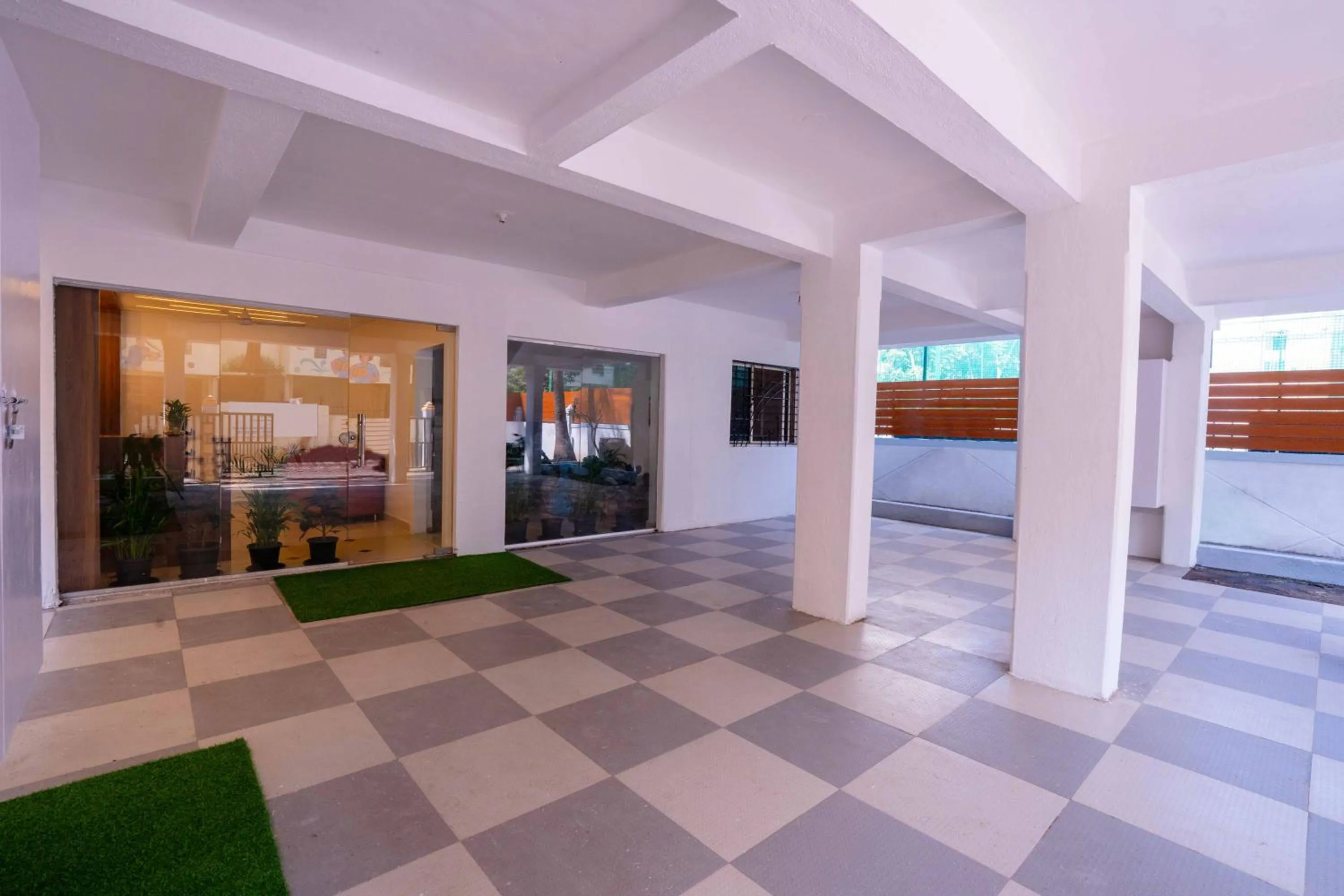 Parking in Itsy Hotels Iconic