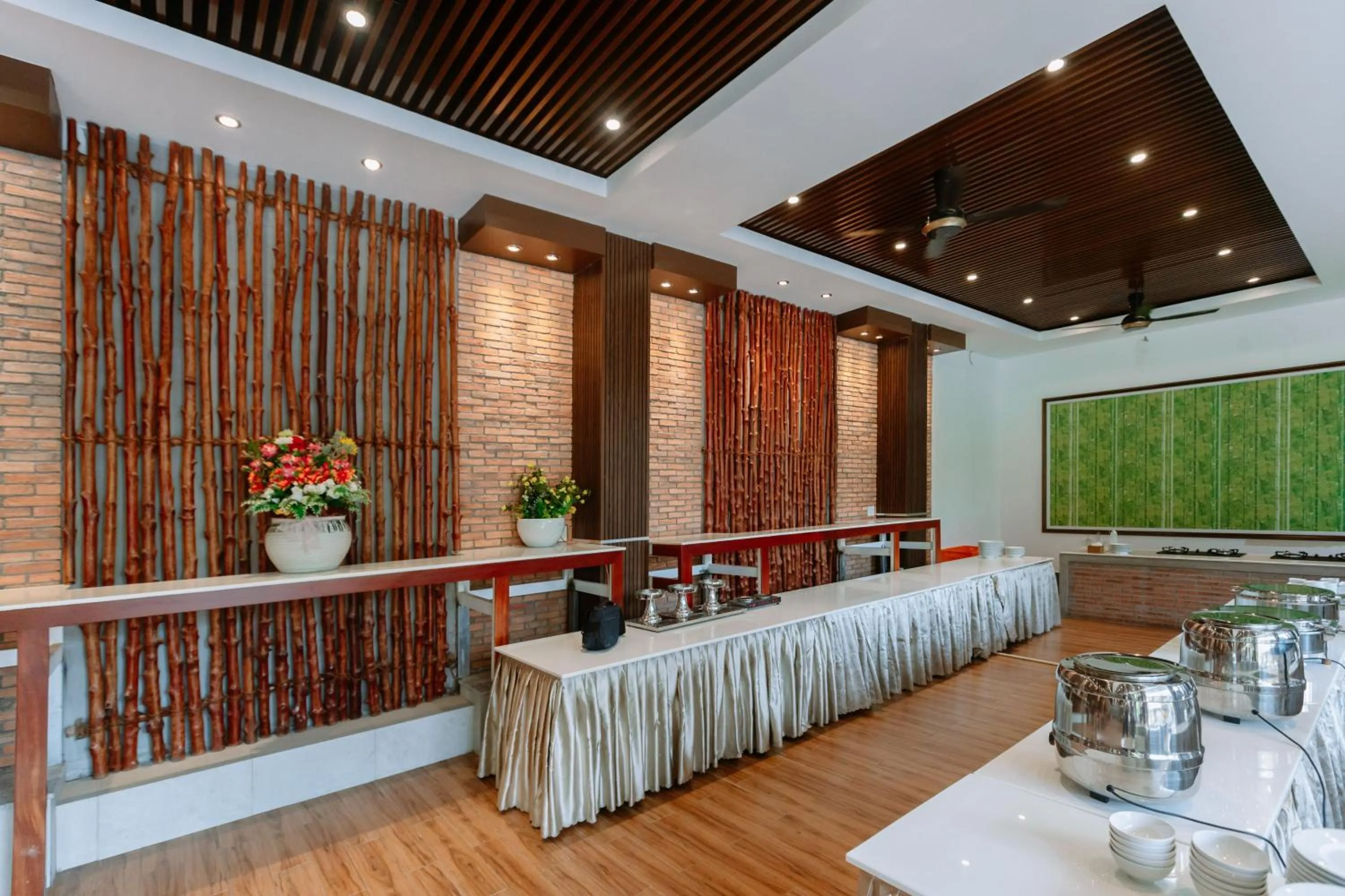 Restaurant/places to eat in Ha Tien Xua Hotel & Resort