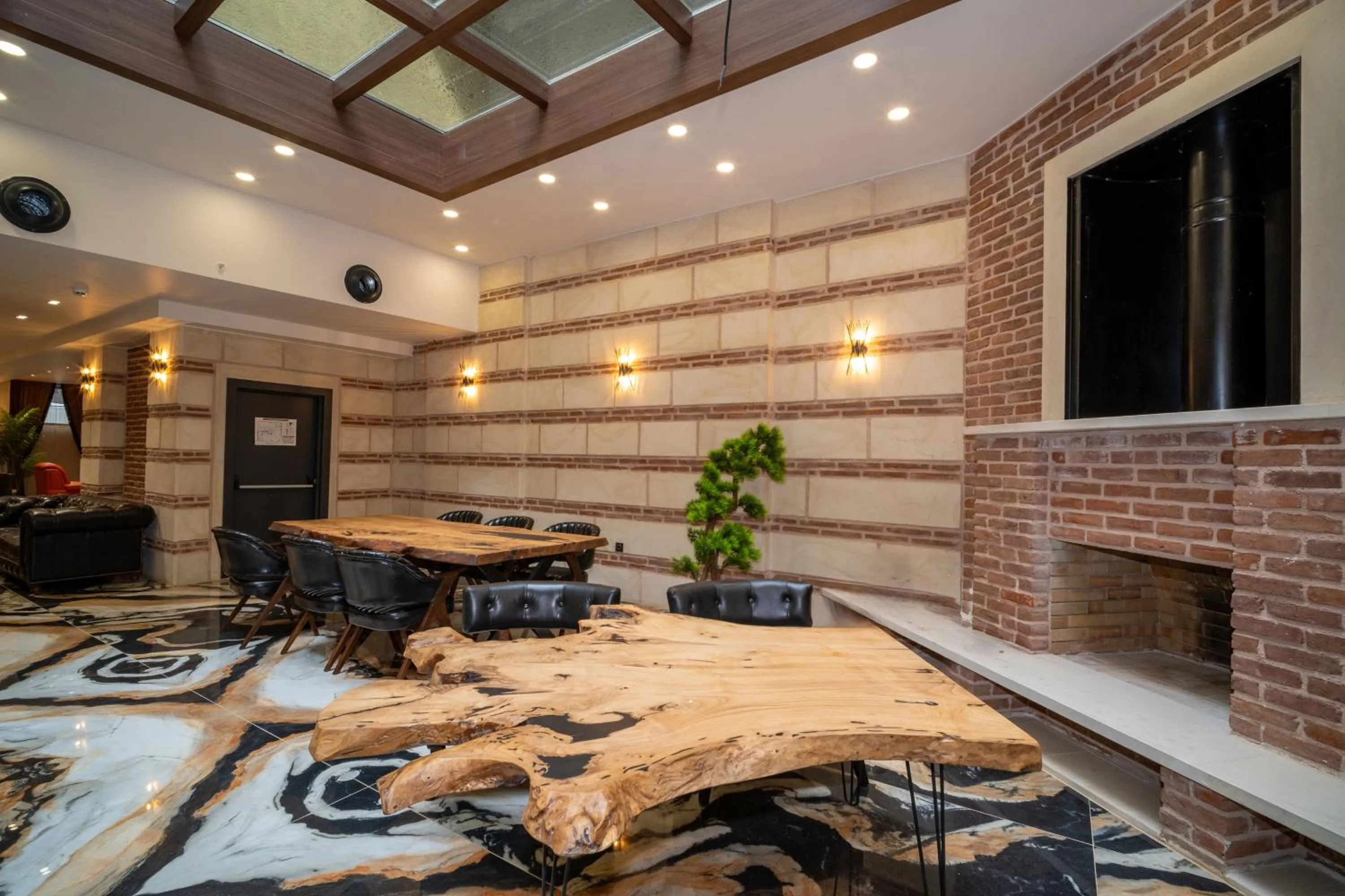 Lounge or bar in Icon Hotel Bomonti