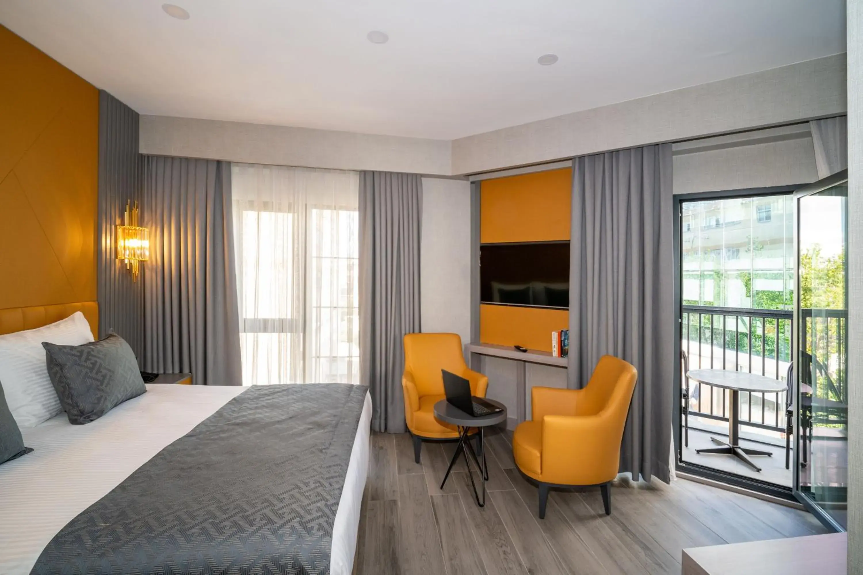 TV and multimedia, Bed in Icon Hotel Bomonti TV and multimedia, Bed in Icon Hotel Bomonti