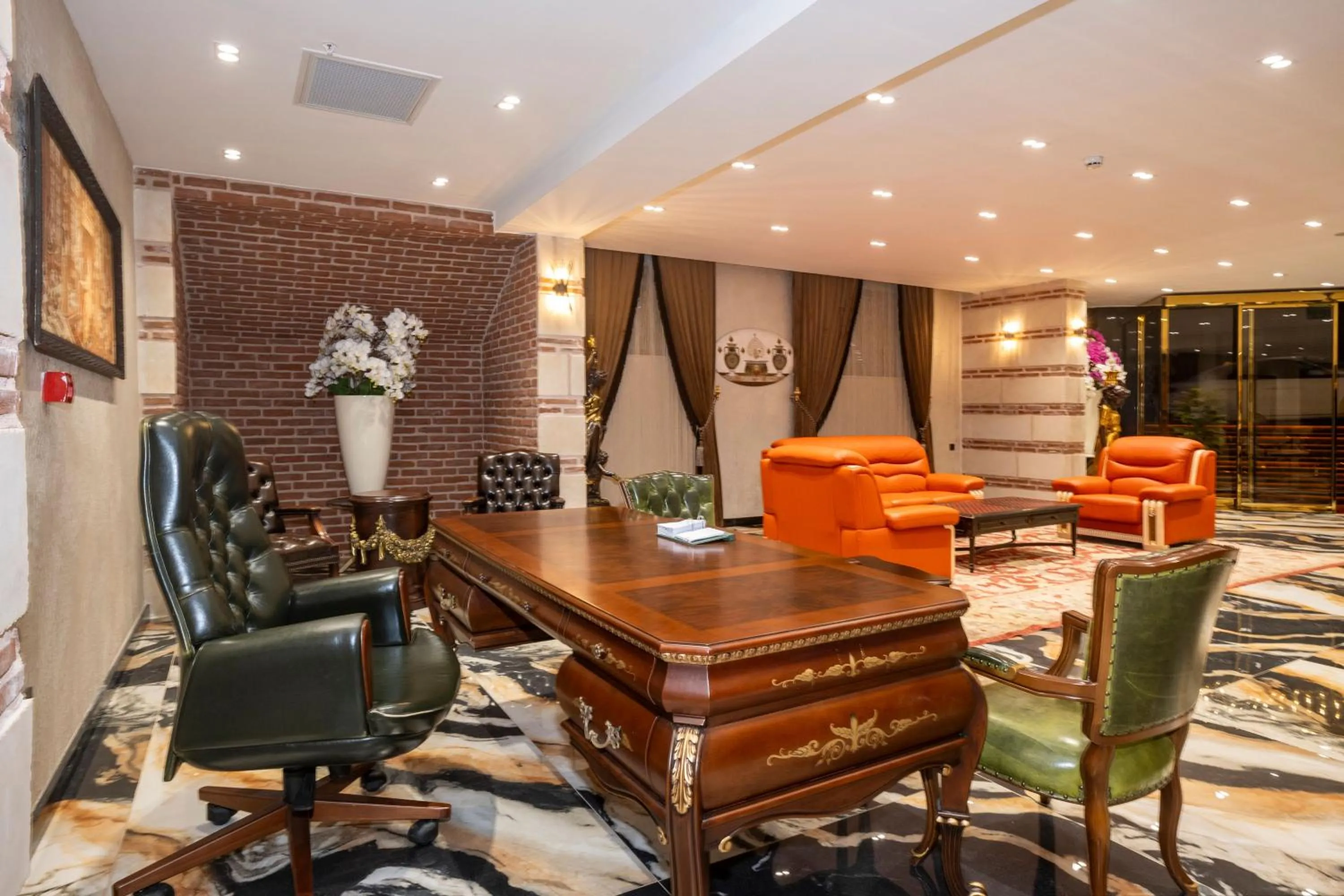 concierge in Icon Hotel Bomonti