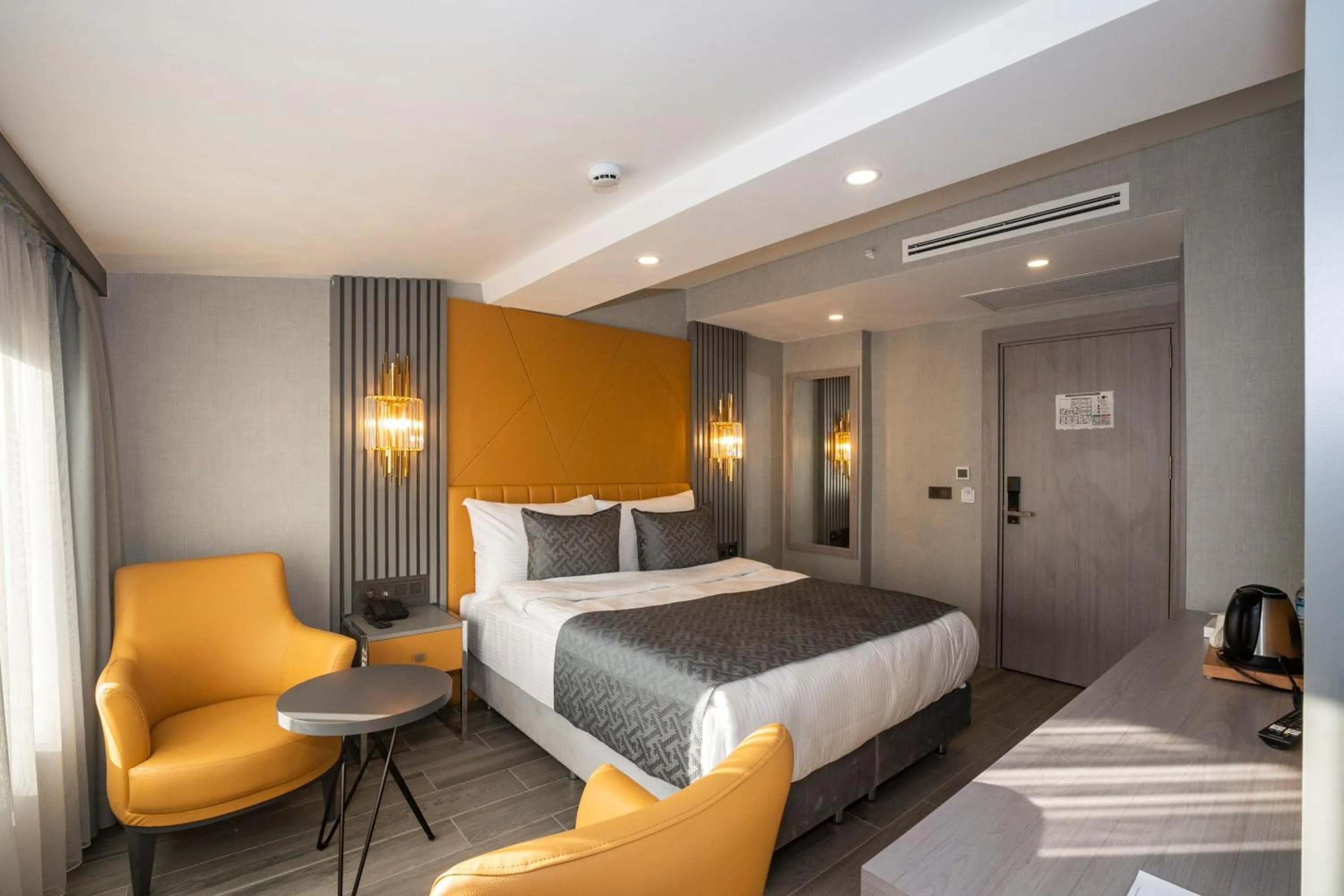 Bedroom, Bed in Icon Hotel Bomonti