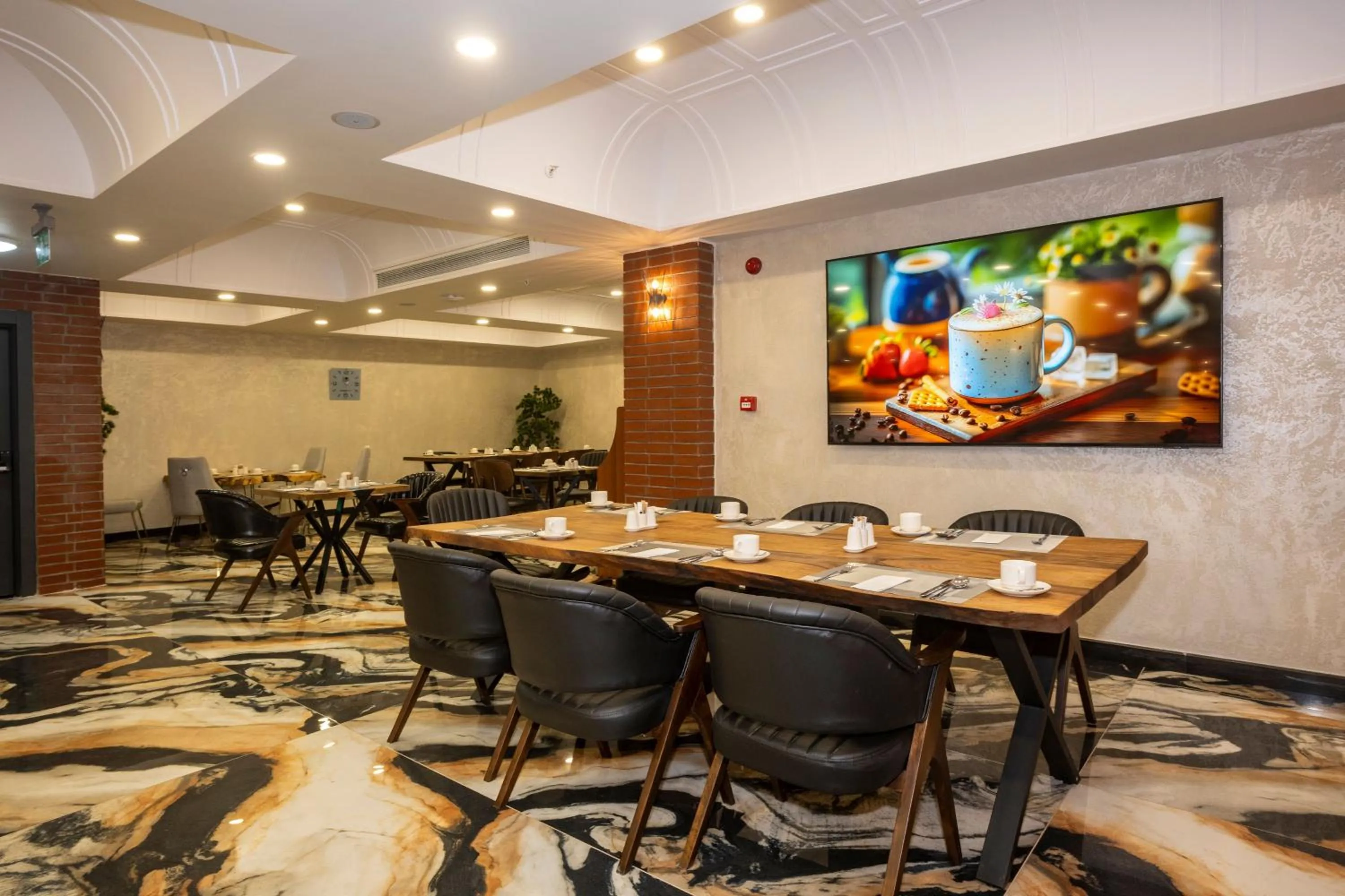 Restaurant/places to eat in Icon Hotel Bomonti