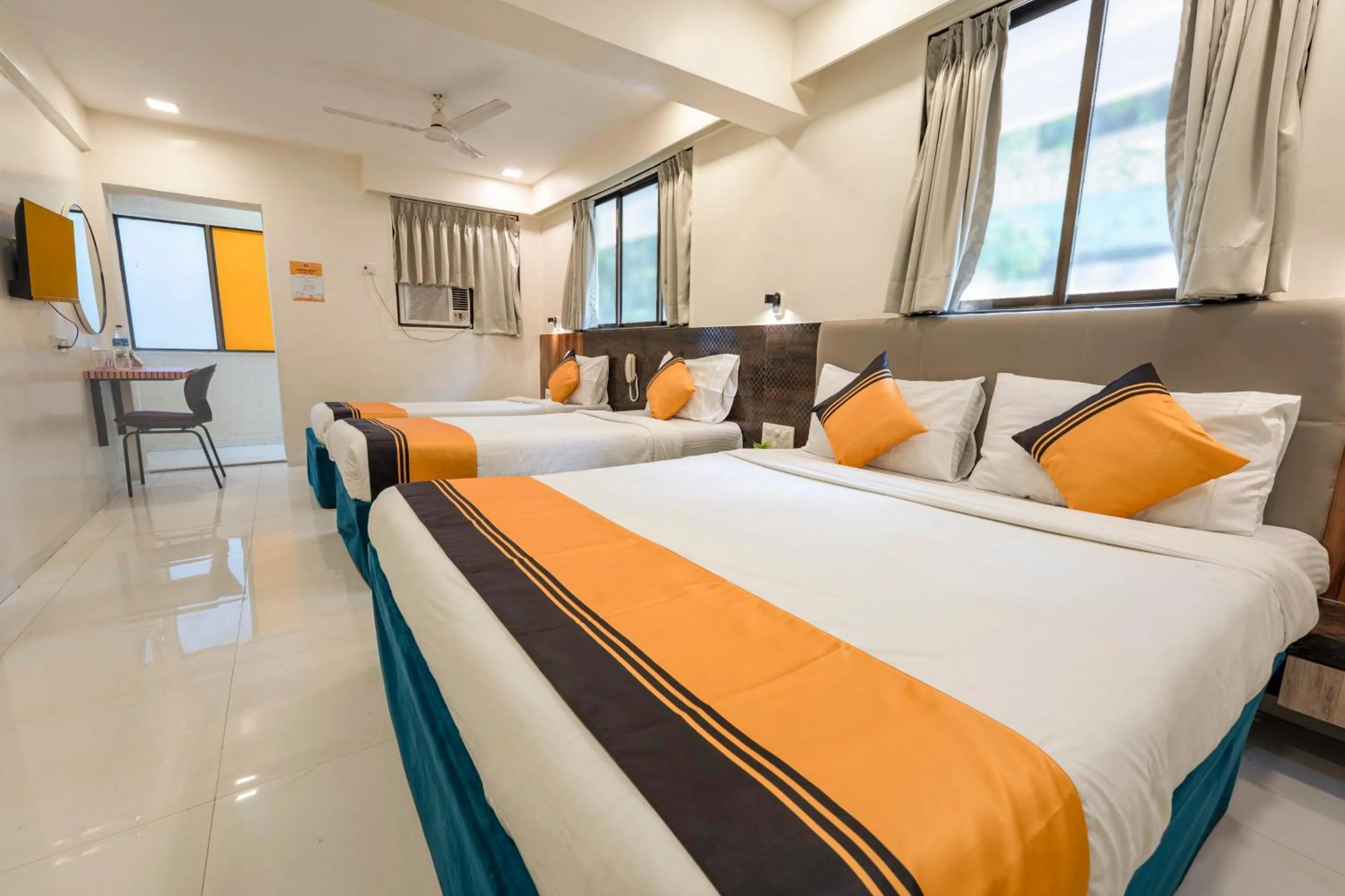 Bedroom, Bed in Itsy Hotels Bindra Elite