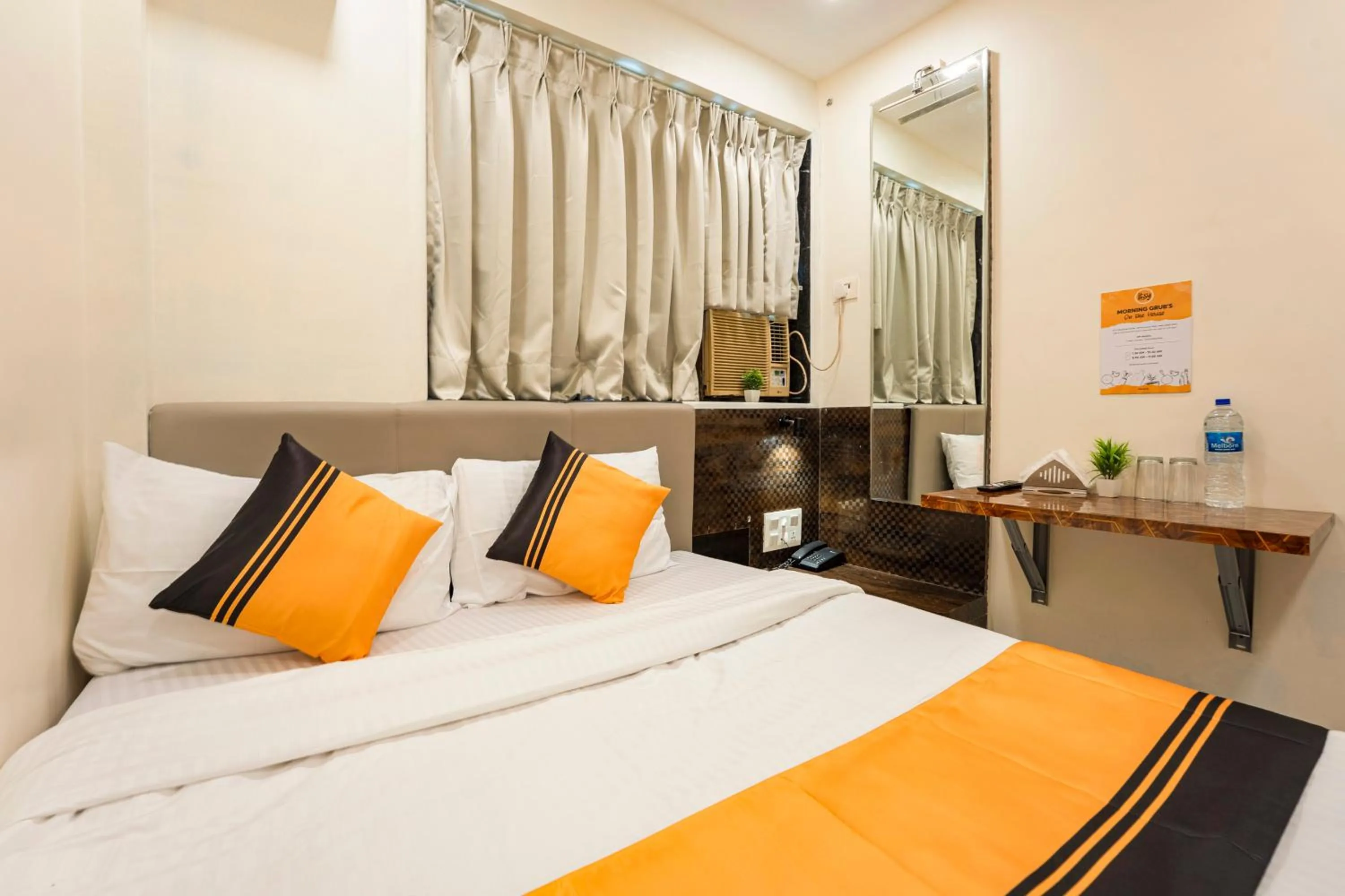 Bedroom, Bed in Itsy Hotels Bindra Elite