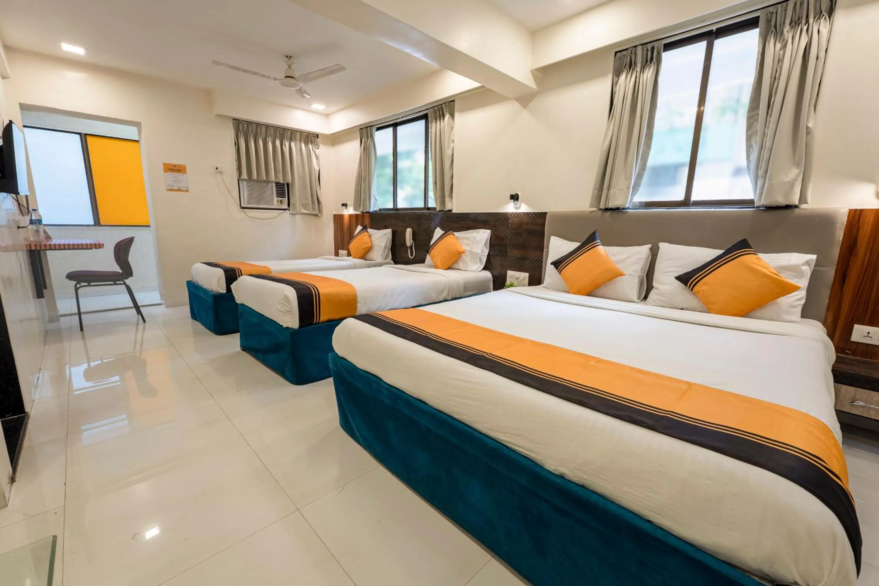 Bedroom, Bed in Itsy Hotels Bindra Elite