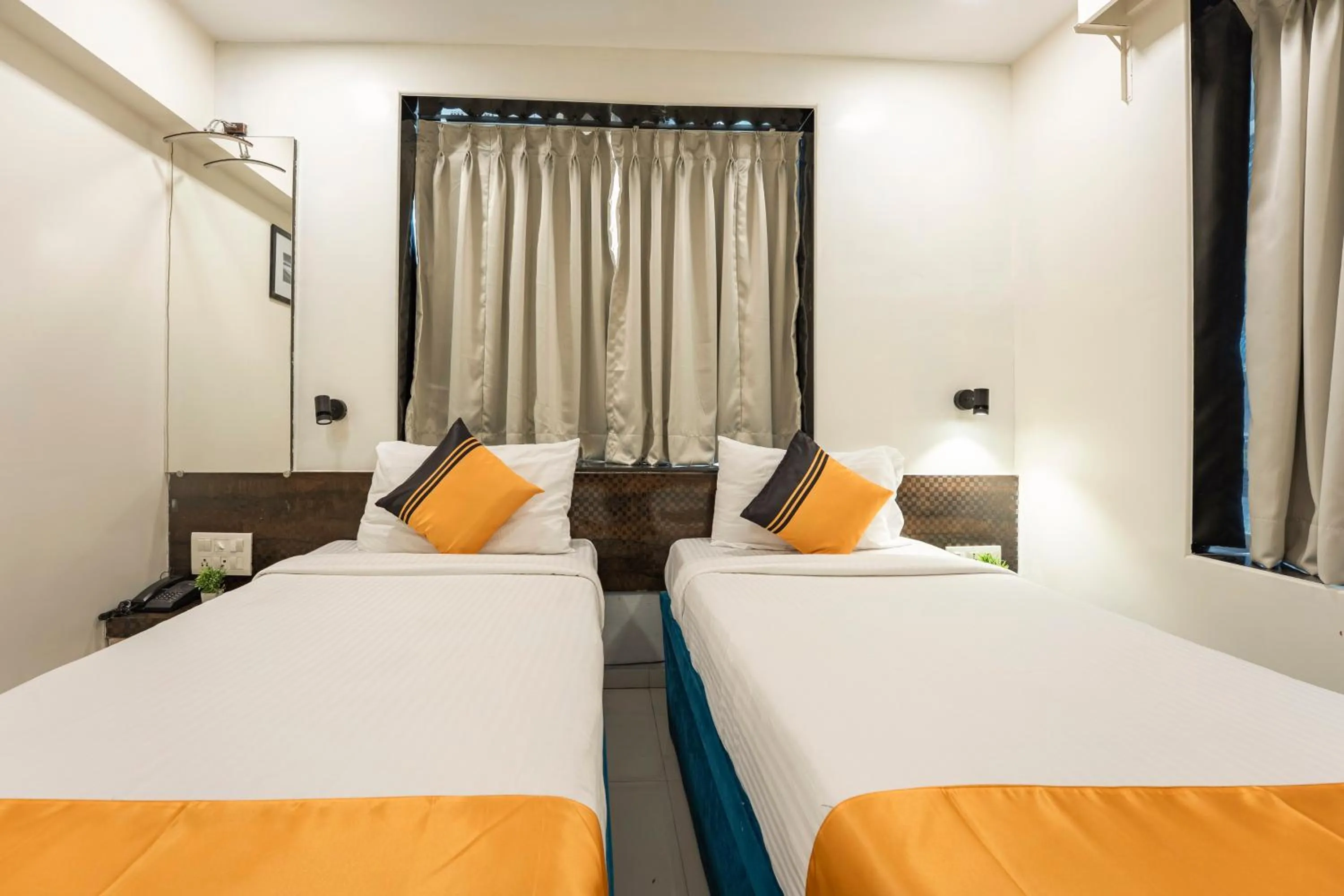 Bedroom, Bed in Itsy Hotels Bindra Elite