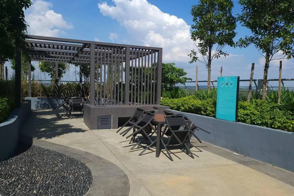 Maya Bay Residences SplashMania