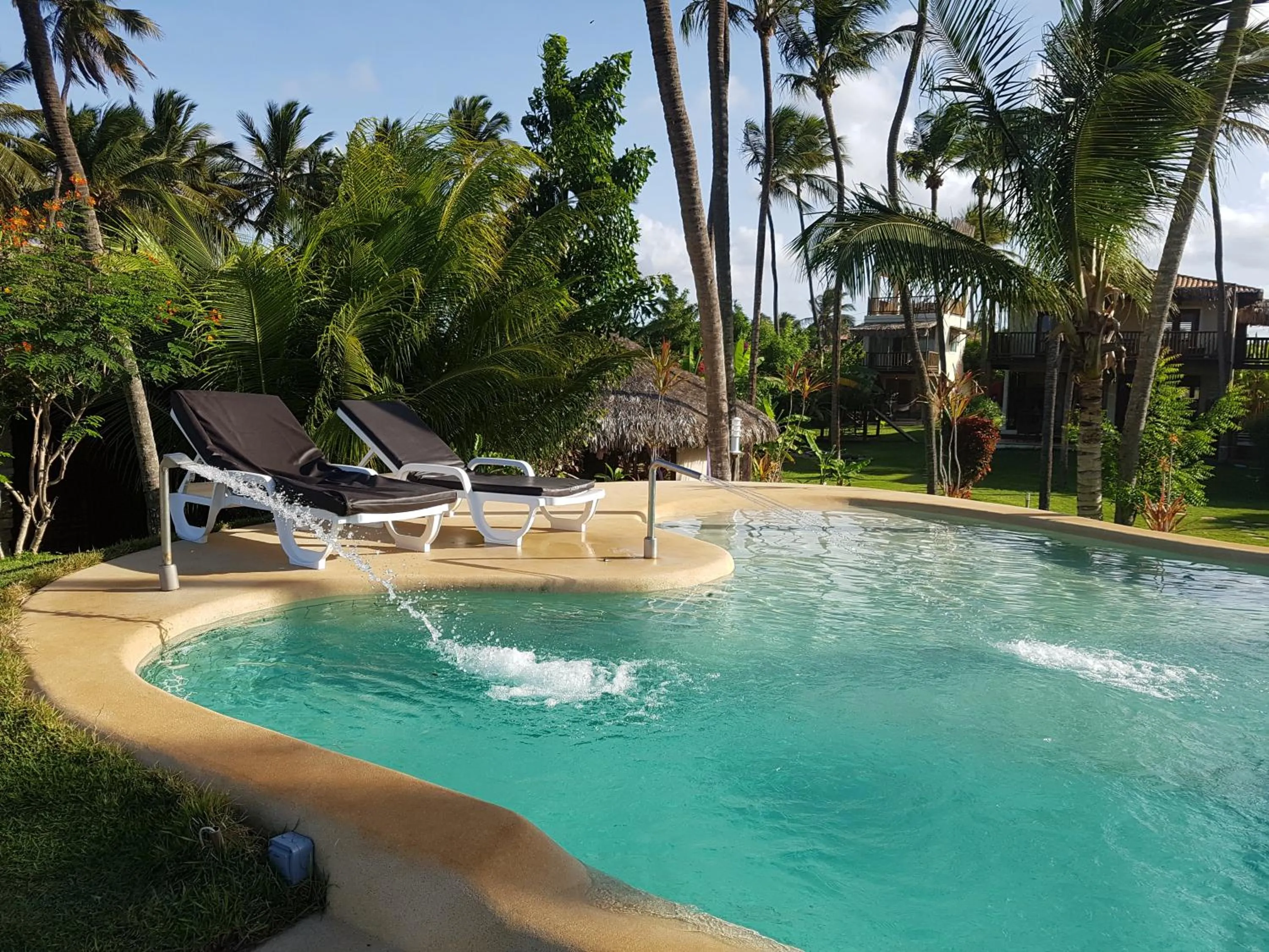 Swimming pool in Hara Pousada e SPA