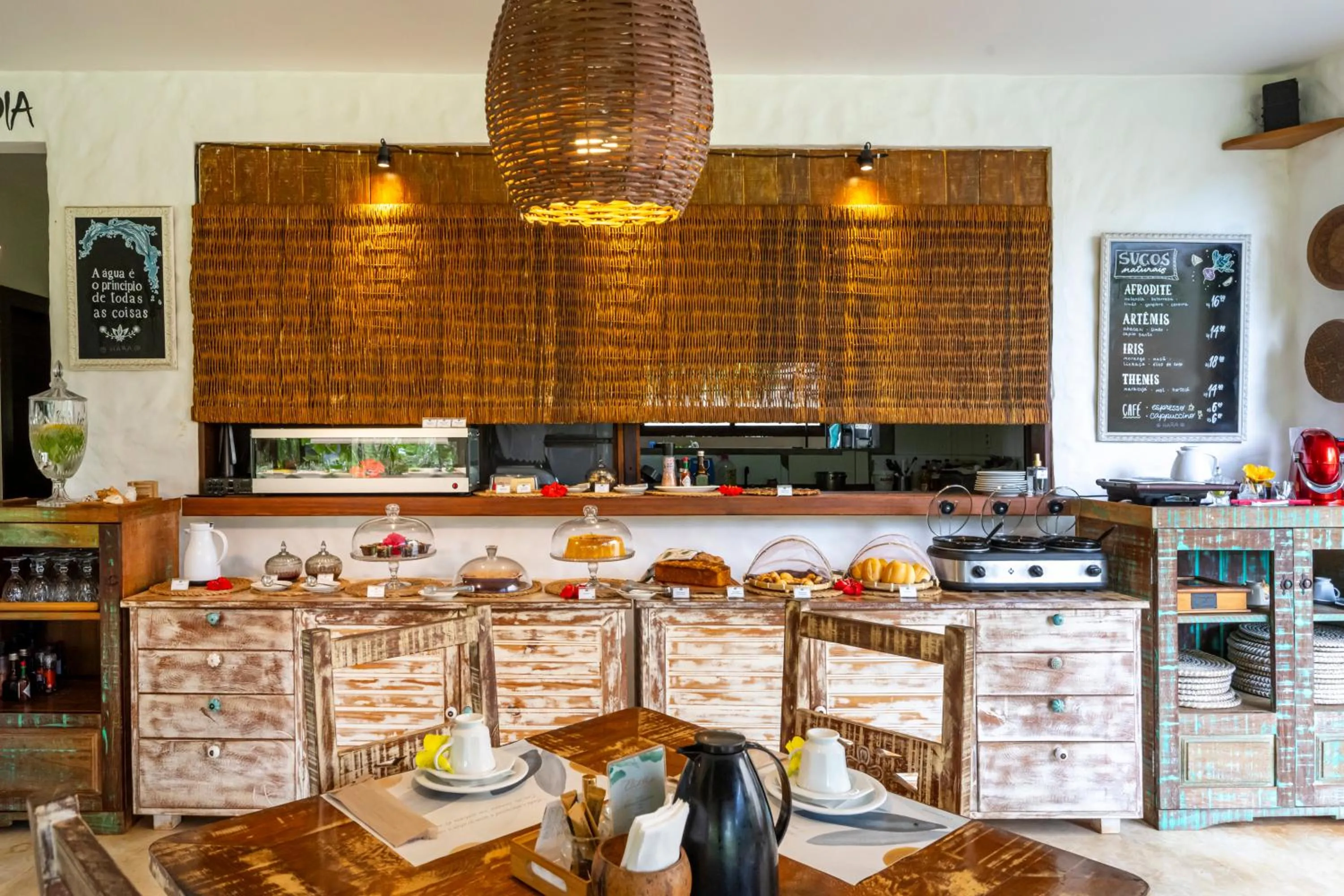 Food and drinks in Hara Pousada e SPA