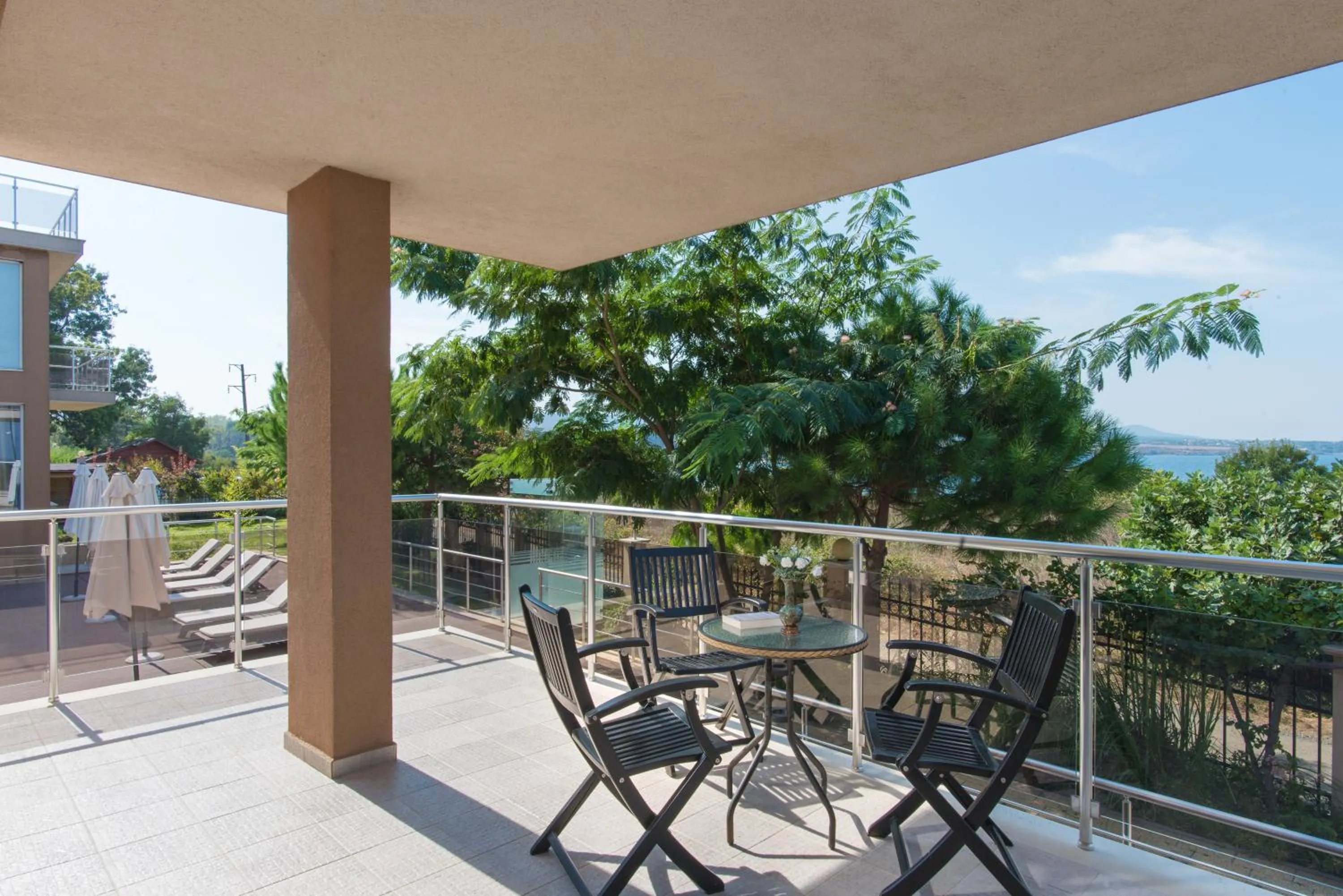 One-Bedroom Apartment with Balcony in Santa Maria Apartments
