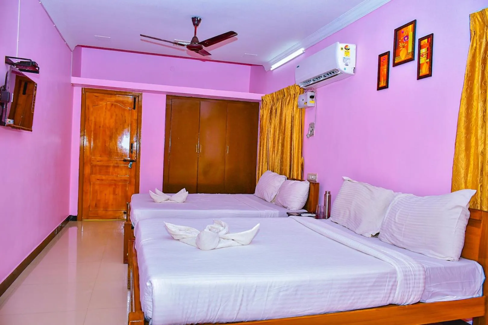 Bedroom, Bed in Coral Shelters Pykara